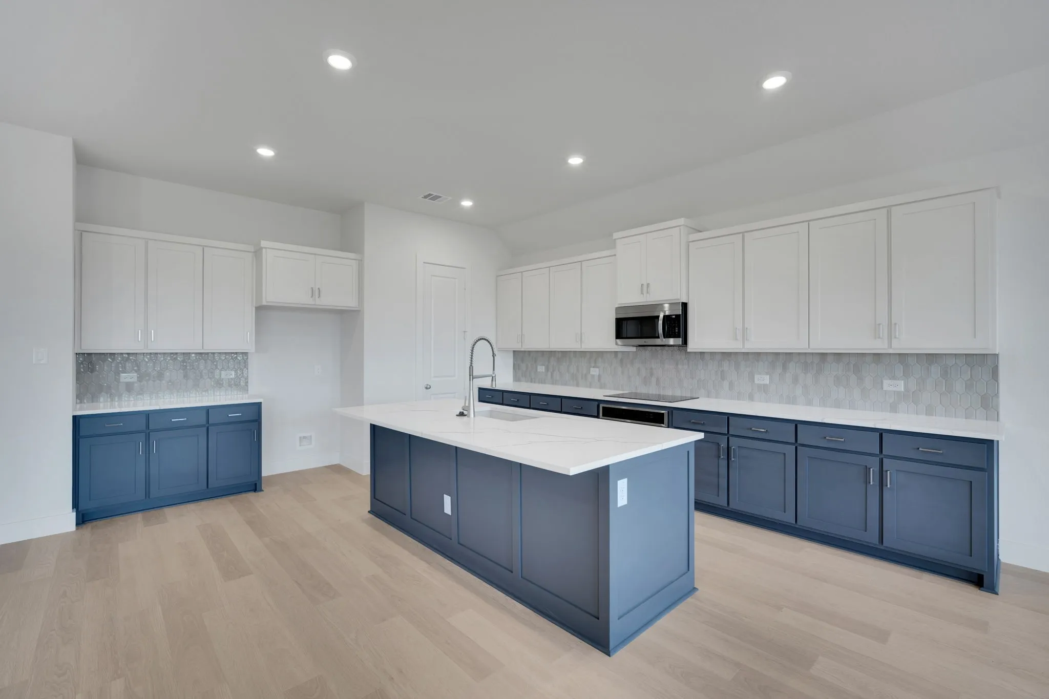 Single Family Residence For Sale in Ellis County , 4308 Laurel Trail, Midlothian, Texas 76065, 4 Bedroom, 3 Bathroom, 2 Garage spaces, 2,521 Sqft, built in 2026, New Construction - Complete, mls#21078113, Real Estate Agent in Midlothian, Homes For Sale in Ellis county, Homes For Sale in Midlothian, Realtor in Midlothian Texas, Real Estate Brokerage Independent Realty Texas, Luminita Cordes Realtor