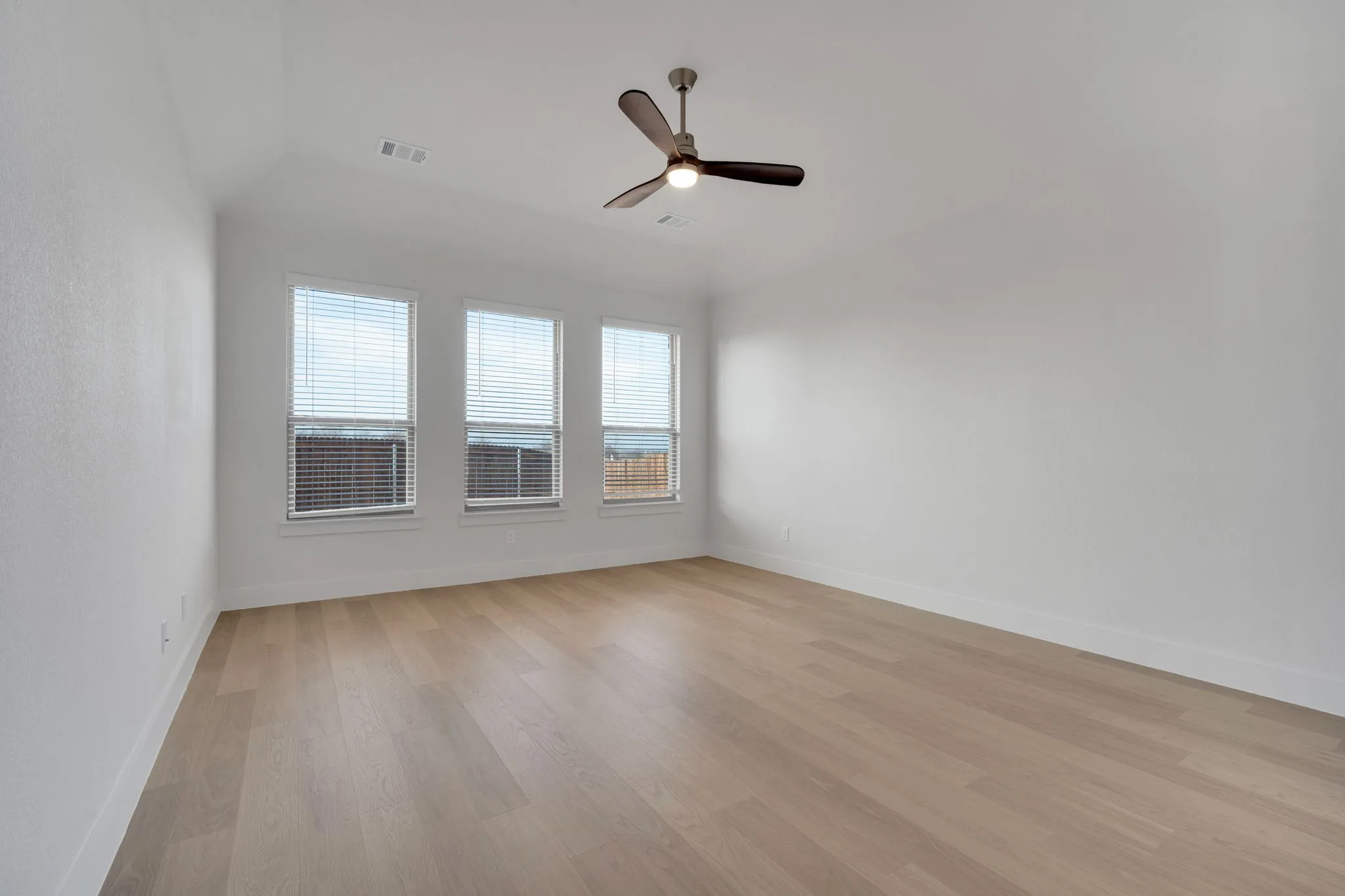 Single Family Residence For Sale in Ellis County , 4308 Laurel Trail, Midlothian, Texas 76065, 4 Bedroom, 3 Bathroom, 2 Garage spaces, 2,521 Sqft, built in 2026, New Construction - Complete, mls#21078113, Real Estate Agent in Midlothian, Homes For Sale in Ellis county, Homes For Sale in Midlothian, Realtor in Midlothian Texas, Real Estate Brokerage Independent Realty Texas, Luminita Cordes Realtor