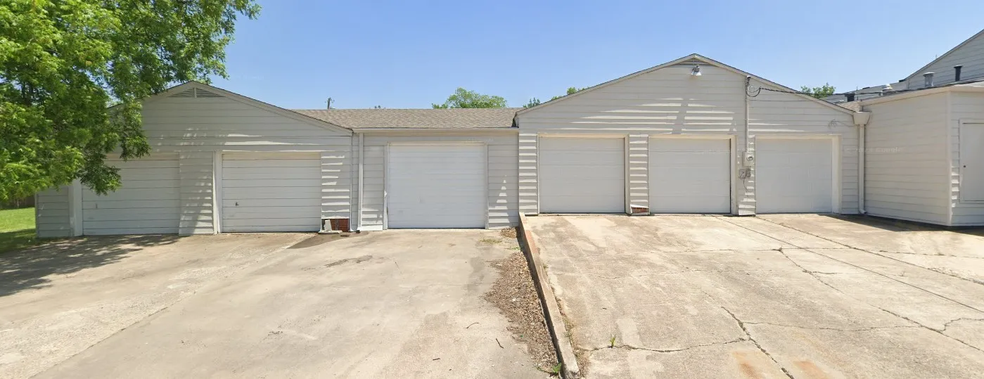 Warehouse For Rent in Grayson County , 409 W Main Street Garages, Whitesboro, Texas 76273, 0, 0, Garage spaces, 0 Sqft, built in 1990, Preowned, Price $190, mls#21078143, Real Estate Agent in Whitesboro, Homes For Rent in Grayson county, Homes For Rent in Whitesboro, Realtor in Whitesboro Texas, Real Estate Brokerage Independent Realty Texas, Luminita Cordes Realtor
