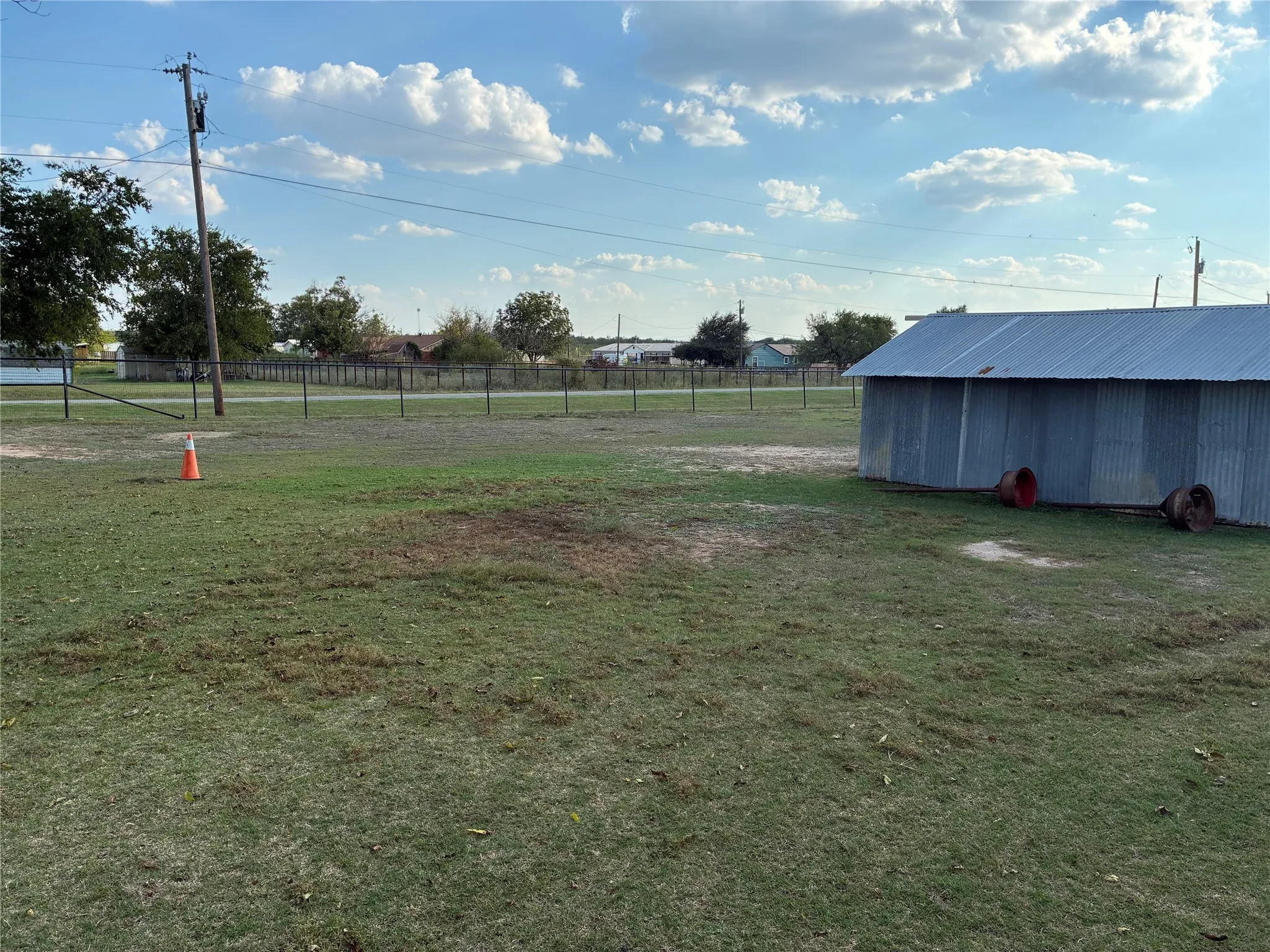 Single Family Residence For Sale in Parker County , 106 S Houston Street, Millsap, Texas 76066, 3 Bedroom, 1 Bathroom, 1 Garage spaces, 1,169 Sqft, built in 0, mls#21078128, Real Estate Agent in Millsap, Homes For Sale in Parker county, Homes For Sale in Millsap, Realtor in Millsap Texas, Real Estate Brokerage Independent Realty Texas, Luminita Cordes Realtor