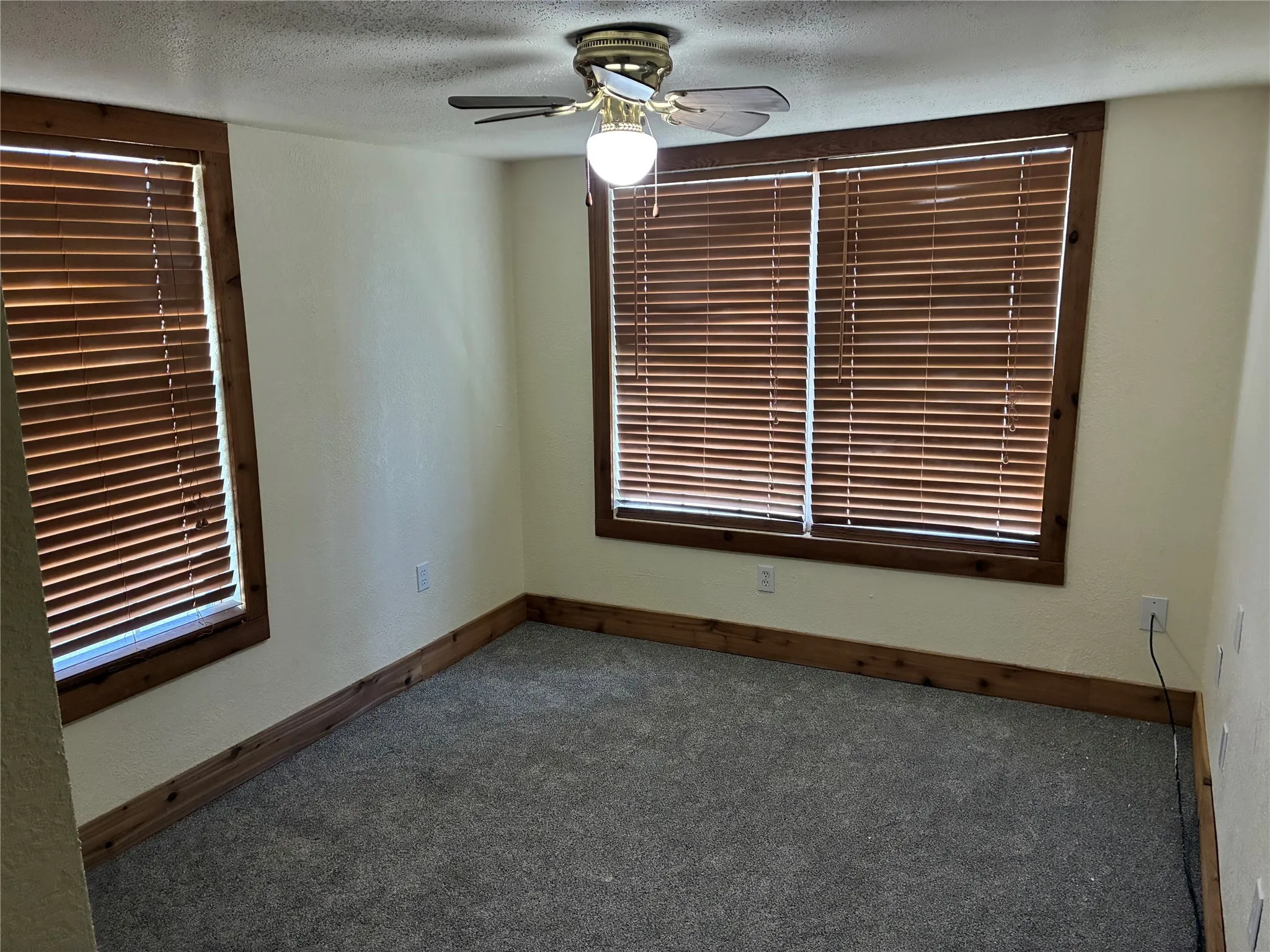 Single Family Residence For Sale in Parker County , 106 S Houston Street, Millsap, Texas 76066, 3 Bedroom, 1 Bathroom, 1 Garage spaces, 1,169 Sqft, built in 0, mls#21078128, Real Estate Agent in Millsap, Homes For Sale in Parker county, Homes For Sale in Millsap, Realtor in Millsap Texas, Real Estate Brokerage Independent Realty Texas, Luminita Cordes Realtor