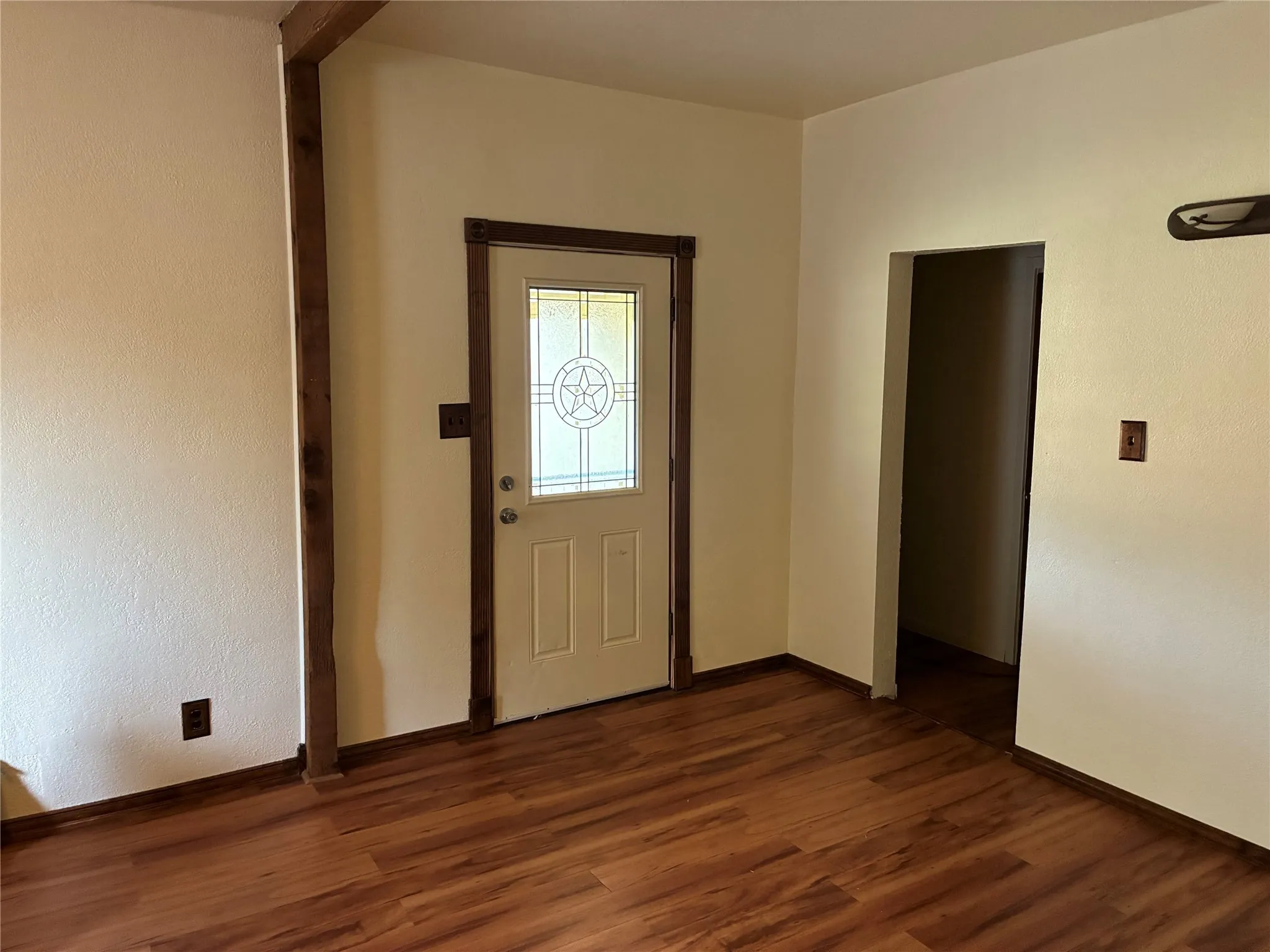Single Family Residence For Sale in Parker County , 106 S Houston Street, Millsap, Texas 76066, 3 Bedroom, 1 Bathroom, 1 Garage spaces, 1,169 Sqft, built in 0, mls#21078128, Real Estate Agent in Millsap, Homes For Sale in Parker county, Homes For Sale in Millsap, Realtor in Millsap Texas, Real Estate Brokerage Independent Realty Texas, Luminita Cordes Realtor