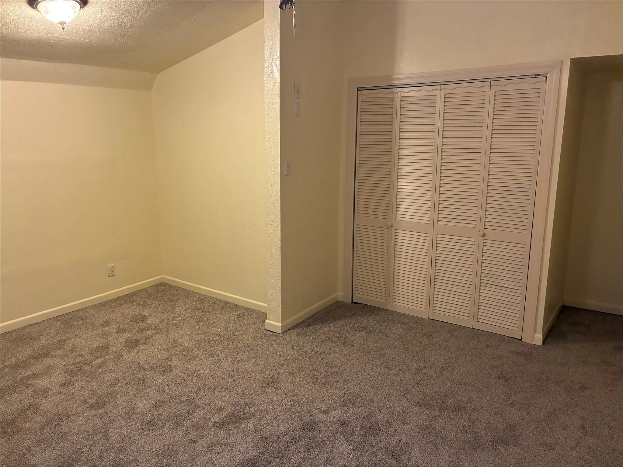 Single Family Residence For Sale in Parker County , 106 S Houston Street, Millsap, Texas 76066, 3 Bedroom, 1 Bathroom, 1 Garage spaces, 1,169 Sqft, built in 0, mls#21078128, Real Estate Agent in Millsap, Homes For Sale in Parker county, Homes For Sale in Millsap, Realtor in Millsap Texas, Real Estate Brokerage Independent Realty Texas, Luminita Cordes Realtor