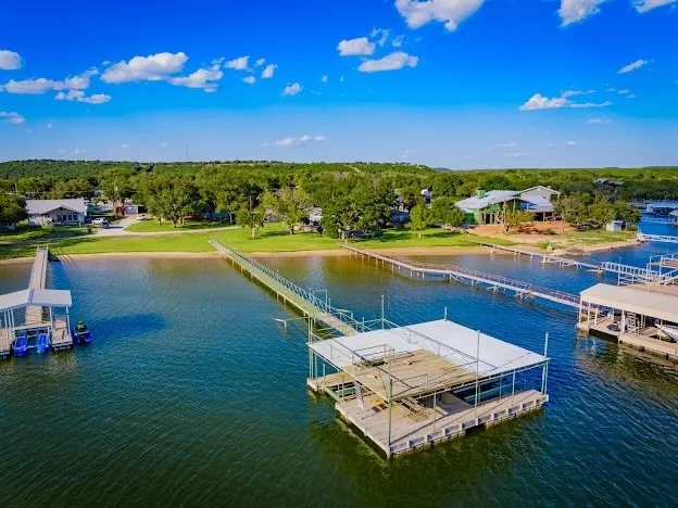 Double Level Deep Water Dock. 20' of Water when Full.