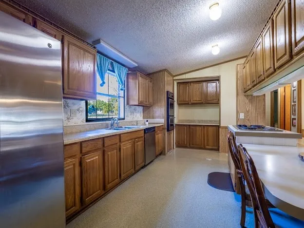 Single Family Residence For Sale in Palo Pinto County , 4713 Fox Hollow Road, Possum Kingdom Lake, Texas 76450, 3 Bedroom, 2 Bathroom, 3 Garage spaces, 1,680 Sqft, built in 1985, mls#21075472, Real Estate Agent in Possum Kingdom Lake, Homes For Sale in Palo Pinto county, Homes For Sale in Possum Kingdom Lake, Realtor in Possum Kingdom Lake Texas, Real Estate Brokerage Independent Realty Texas, Luminita Cordes Realtor