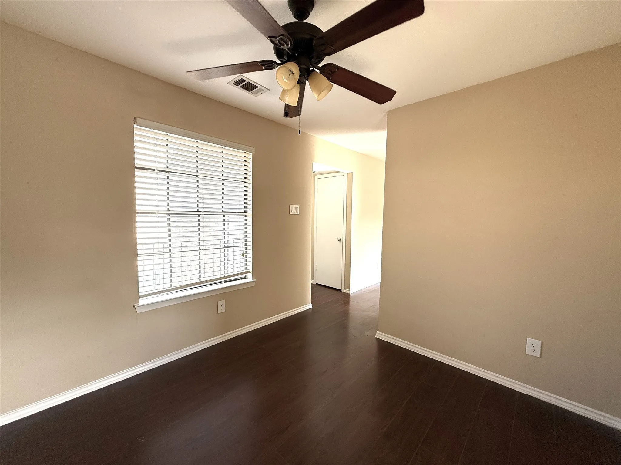 Condominium For Sale in Dallas County , 5335 Bent Tree Forest Drive 240, Dallas, Texas 75248, 1 Bedroom, 1 Bathroom, Garage spaces, 678 Sqft, built in 1981, Preowned, Price $149,500, mls#21064291, Real Estate Agent in Dallas, Homes For Sale in Dallas county, Homes For Sale in Dallas, Realtor in Dallas Texas, Real Estate Brokerage Independent Realty Texas, Luminita Cordes Realtor