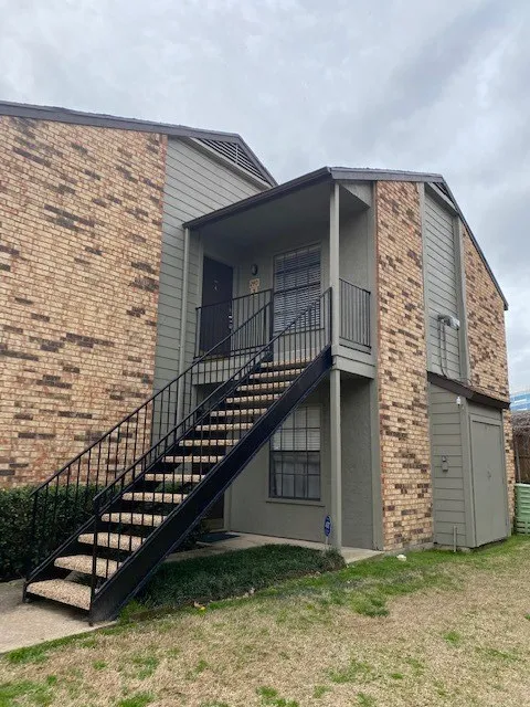 Condominium For Sale in Dallas County , 5335 Bent Tree Forest Drive 240, Dallas, Texas 75248, 1 Bedroom, 1 Bathroom, Garage spaces, 678 Sqft, built in 1981, Preowned, Price $149,500, mls#21064291, Real Estate Agent in Dallas, Homes For Sale in Dallas county, Homes For Sale in Dallas, Realtor in Dallas Texas, Real Estate Brokerage Independent Realty Texas, Luminita Cordes Realtor