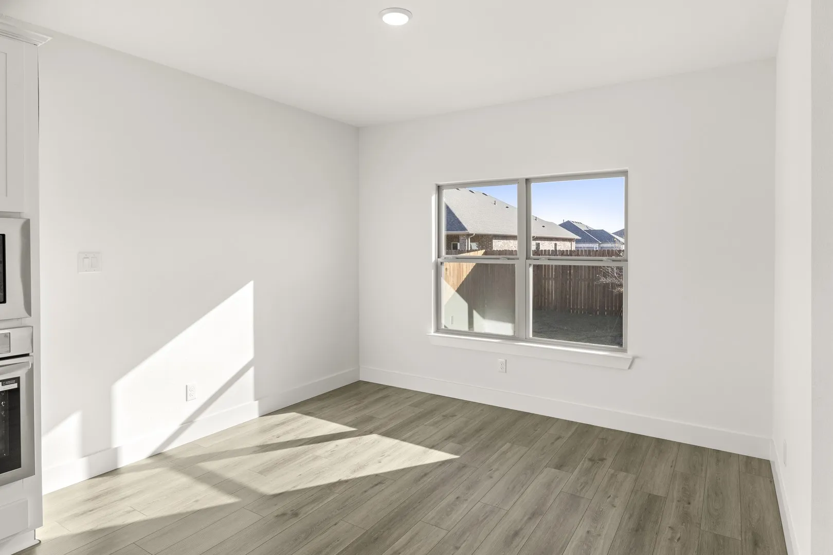 16. 219 Saddletree - Dining