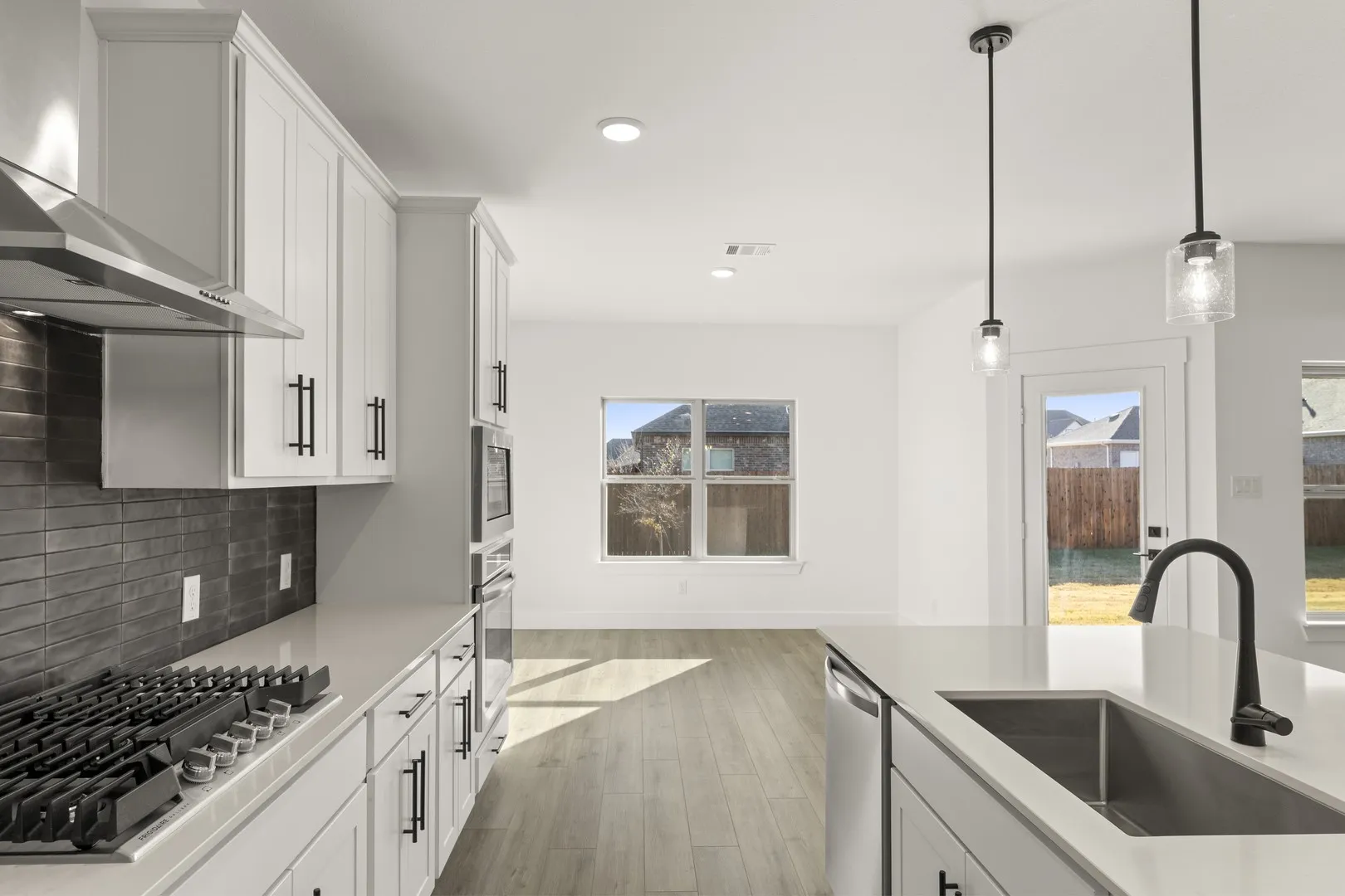 14. 219 Saddletree - Kitchen (3)