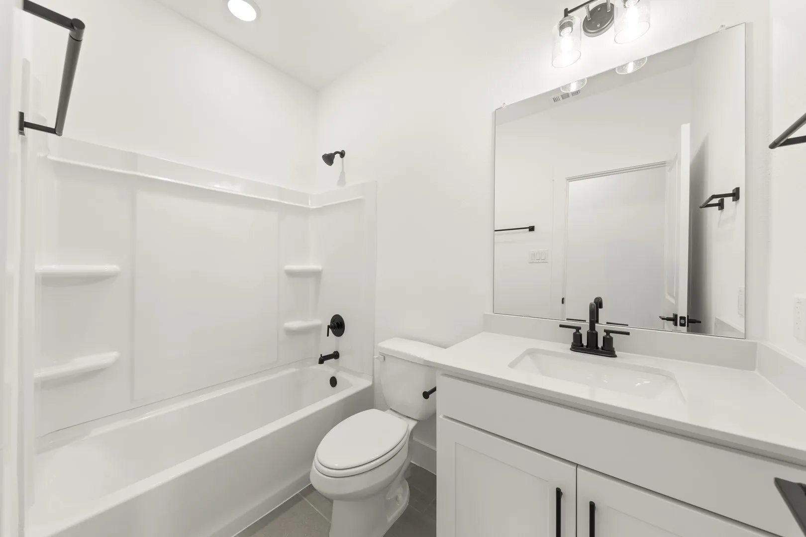 07. 219 Saddletree - 2ND Bath
