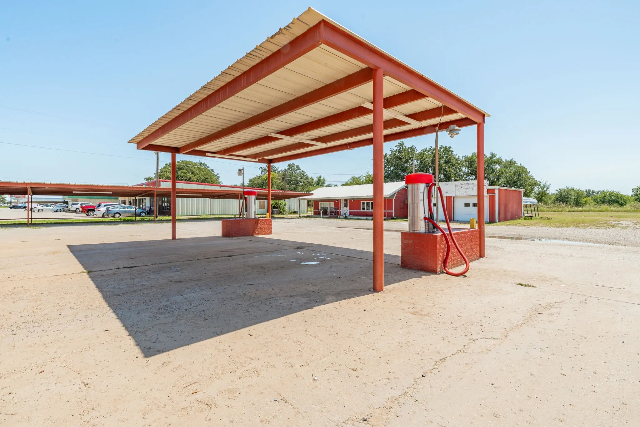 Business For Sale in Eastland County , 929 E Main Street, Eastland, Texas 76448, 0, 0, Garage spaces, 0 Sqft, built in 1985, Preowned, mls#21072418, Real Estate Agent in Eastland, Homes For Sale in Eastland county, Homes For Sale in Eastland, Realtor in Eastland Texas, Real Estate Brokerage Independent Realty Texas, Luminita Cordes Realtor