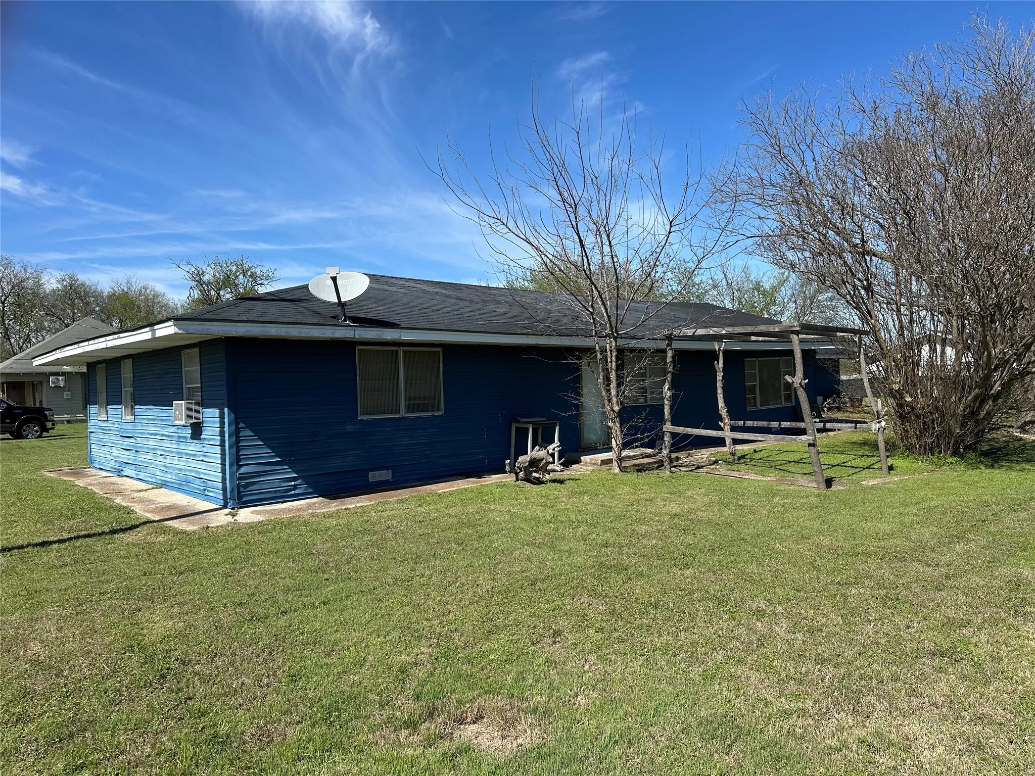 Single Family Residence For Sale in Limestone County , 5273 Fm 73 Road, Prairie Hill, Texas 76678, 3 Bedrooms, 2 Bathrooms, 2 Garage spaces, 2,645 Sqft, built in 1959, Price $225,000, mls#21076386, Real Estate Agent in Prairie Hill, Homes For Sale in Limestone county, Homes For Sale in Prairie Hill, Realtor in Prairie Hill Texas, Real Estate Brokerage Independent Realty Texas, Luminita Cordes Realtor