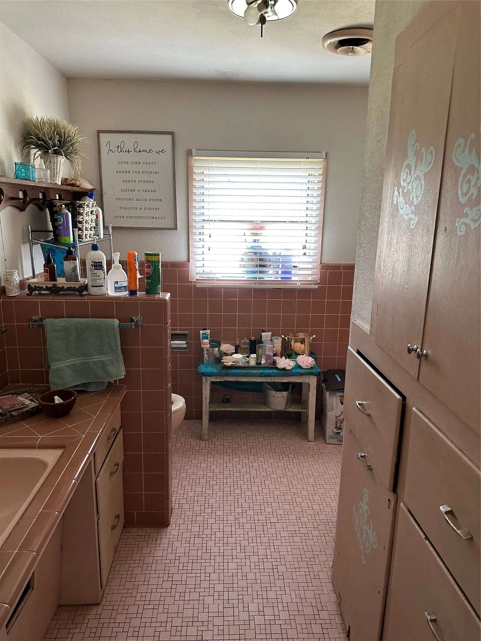 Single Family Residence For Sale in Limestone County , 5273 Fm 73 Road, Prairie Hill, Texas 76678, 3 Bedrooms, 2 Bathrooms, 2 Garage spaces, 2,645 Sqft, built in 1959, Price $225,000, mls#21076386, Real Estate Agent in Prairie Hill, Homes For Sale in Limestone county, Homes For Sale in Prairie Hill, Realtor in Prairie Hill Texas, Real Estate Brokerage Independent Realty Texas, Luminita Cordes Realtor
