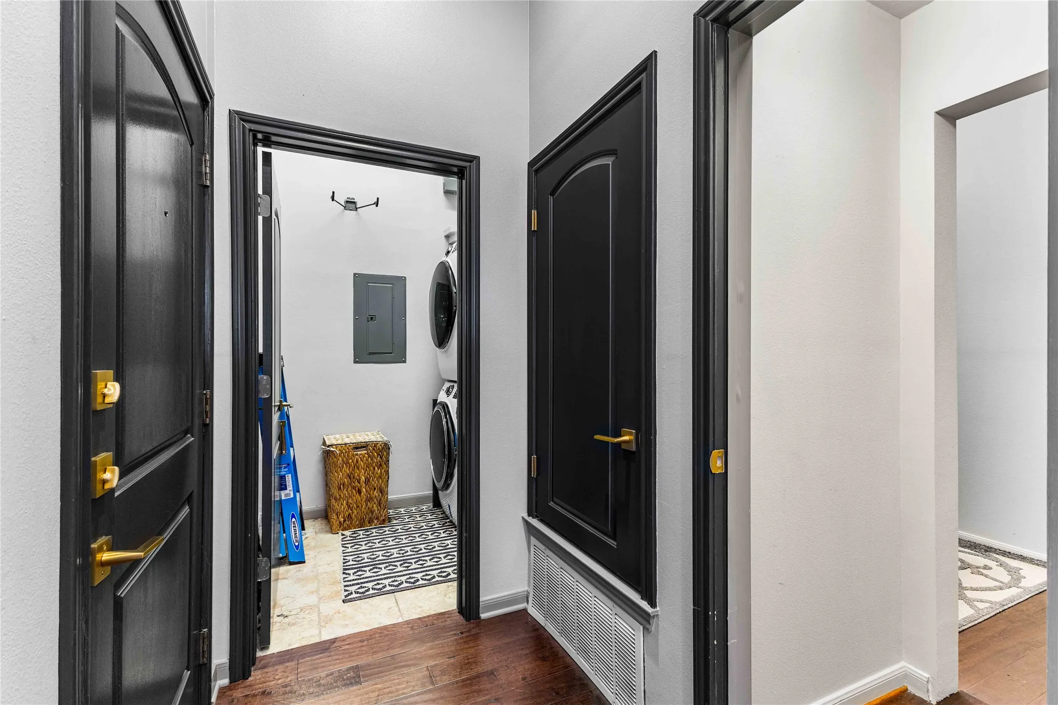 Condominium For Sale in Mc Lennan County , 330 Austin Avenue 322, Waco, Texas 76701, 2 Bedroom, 2 Bathroom, Garage spaces, 1,481 Sqft, built in 2008, mls#21079662, Real Estate Agent in Waco, Homes For Sale in Mc Lennan county, Homes For Sale in Waco, Realtor in Waco Texas, Real Estate Brokerage Independent Realty Texas, Luminita Cordes Realtor
