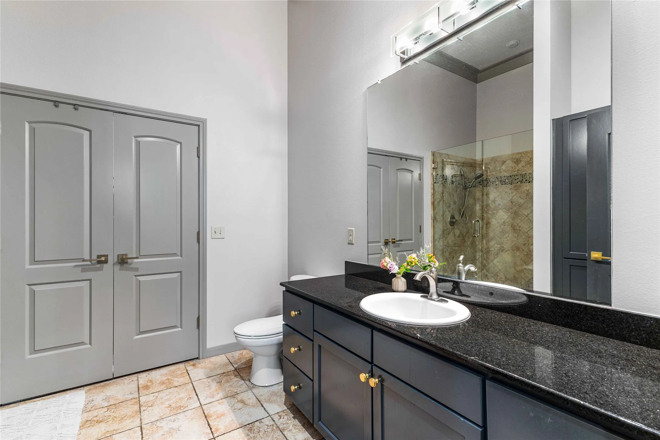 Condominium For Sale in Mc Lennan County , 330 Austin Avenue 322, Waco, Texas 76701, 2 Bedroom, 2 Bathroom, Garage spaces, 1,481 Sqft, built in 2008, mls#21079662, Real Estate Agent in Waco, Homes For Sale in Mc Lennan county, Homes For Sale in Waco, Realtor in Waco Texas, Real Estate Brokerage Independent Realty Texas, Luminita Cordes Realtor