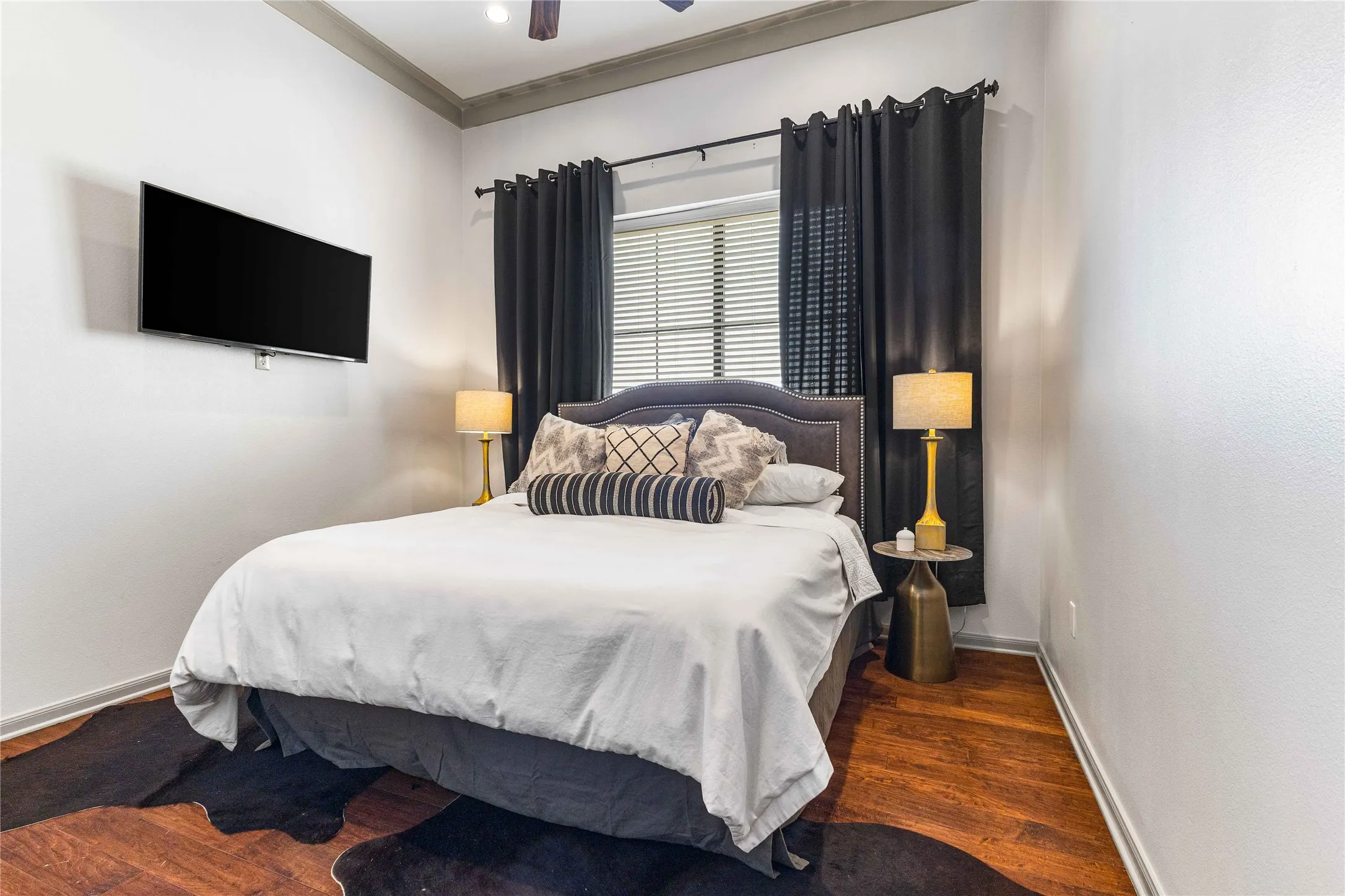 Condominium For Sale in Mc Lennan County , 330 Austin Avenue 322, Waco, Texas 76701, 2 Bedroom, 2 Bathroom, Garage spaces, 1,481 Sqft, built in 2008, mls#21079662, Real Estate Agent in Waco, Homes For Sale in Mc Lennan county, Homes For Sale in Waco, Realtor in Waco Texas, Real Estate Brokerage Independent Realty Texas, Luminita Cordes Realtor