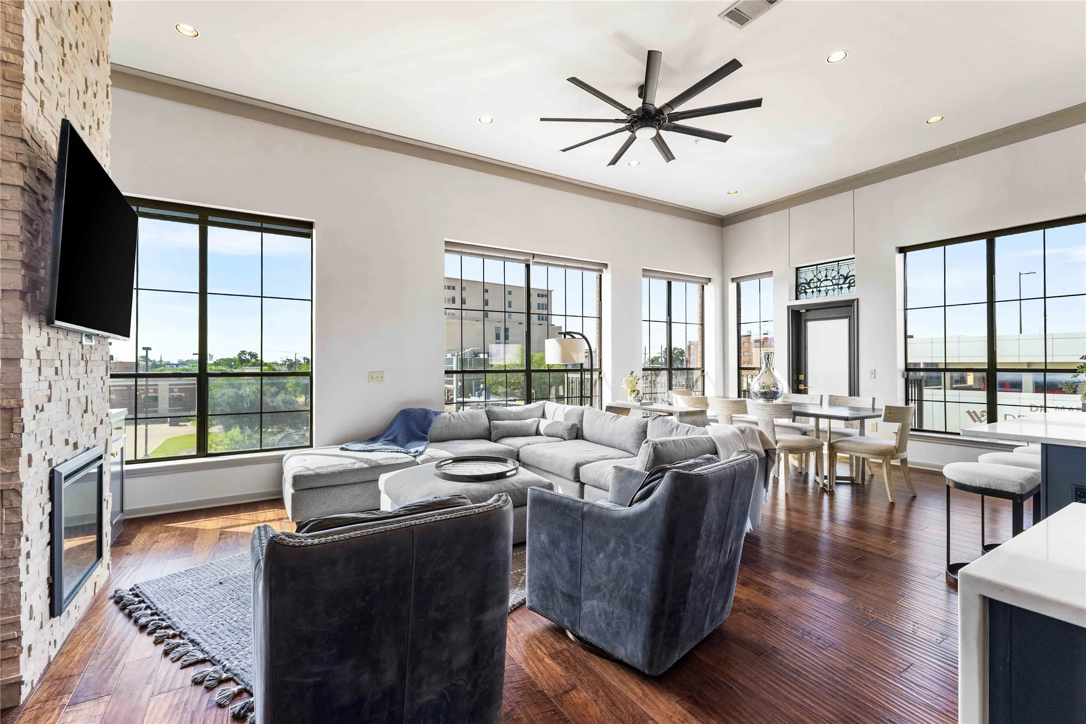 Condominium For Sale in Mc Lennan County , 330 Austin Avenue 322, Waco, Texas 76701, 2 Bedroom, 2 Bathroom, Garage spaces, 1,481 Sqft, built in 2008, mls#21079662, Real Estate Agent in Waco, Homes For Sale in Mc Lennan county, Homes For Sale in Waco, Realtor in Waco Texas, Real Estate Brokerage Independent Realty Texas, Luminita Cordes Realtor