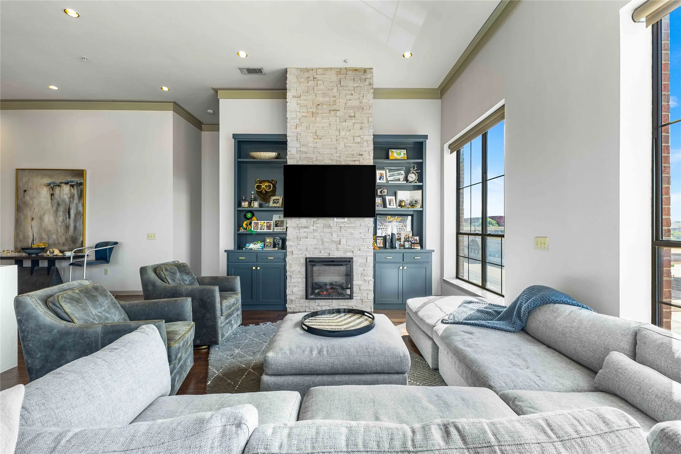 Condominium For Sale in Mc Lennan County , 330 Austin Avenue 322, Waco, Texas 76701, 2 Bedroom, 2 Bathroom, Garage spaces, 1,481 Sqft, built in 2008, mls#21079662, Real Estate Agent in Waco, Homes For Sale in Mc Lennan county, Homes For Sale in Waco, Realtor in Waco Texas, Real Estate Brokerage Independent Realty Texas, Luminita Cordes Realtor