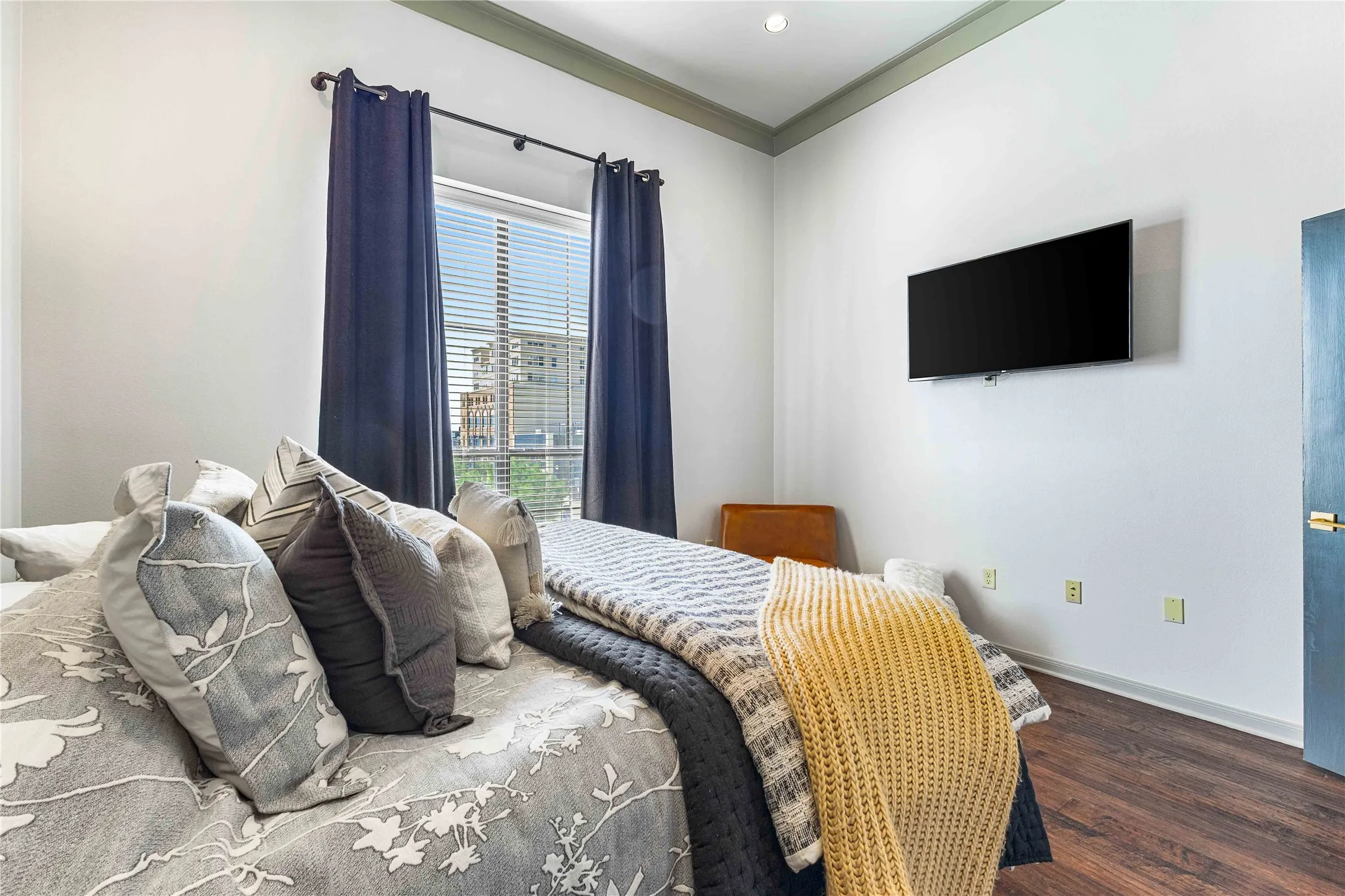Condominium For Sale in Mc Lennan County , 330 Austin Avenue 322, Waco, Texas 76701, 2 Bedroom, 2 Bathroom, Garage spaces, 1,481 Sqft, built in 2008, mls#21079662, Real Estate Agent in Waco, Homes For Sale in Mc Lennan county, Homes For Sale in Waco, Realtor in Waco Texas, Real Estate Brokerage Independent Realty Texas, Luminita Cordes Realtor