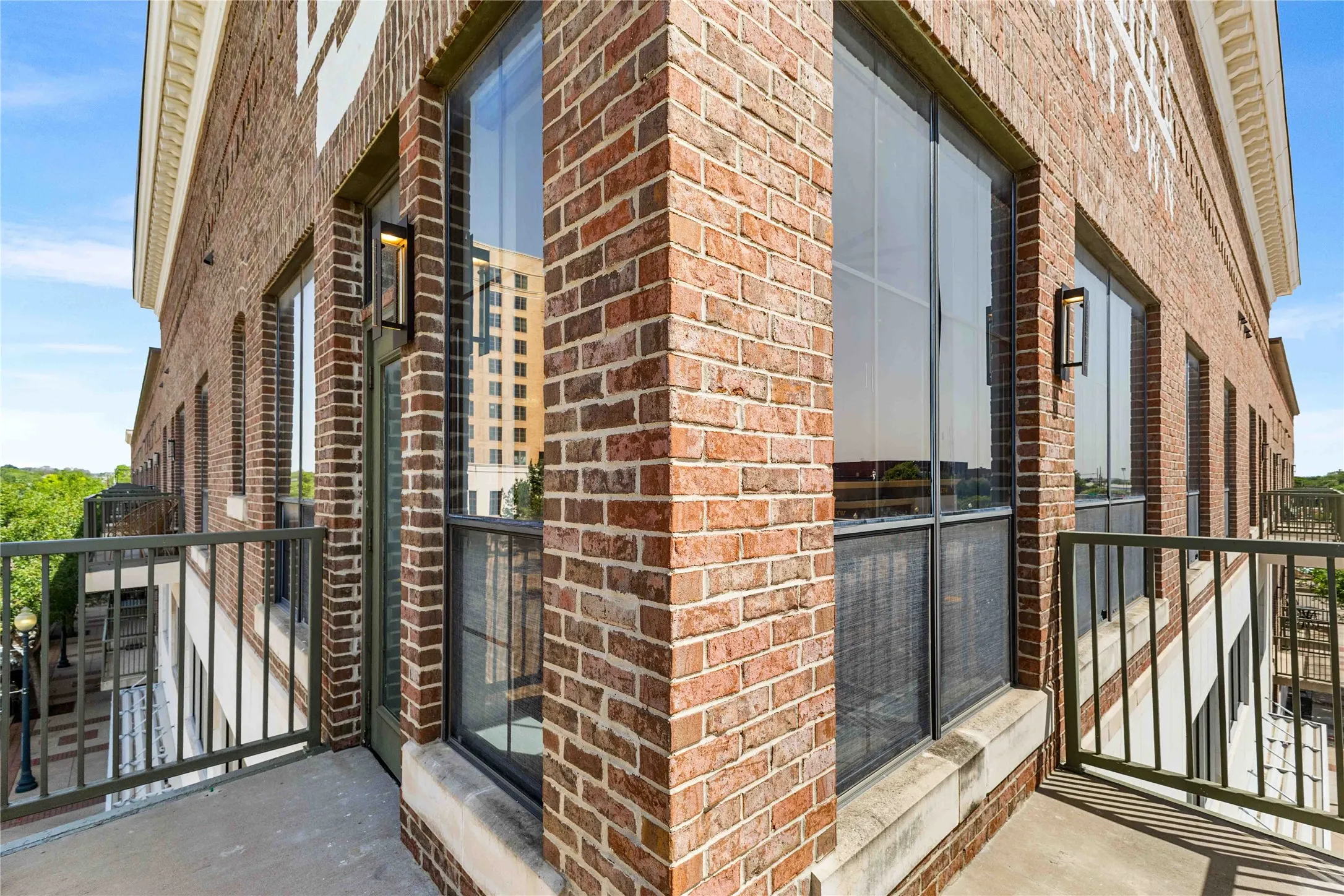 Condominium For Sale in Mc Lennan County , 330 Austin Avenue 322, Waco, Texas 76701, 2 Bedroom, 2 Bathroom, Garage spaces, 1,481 Sqft, built in 2008, mls#21079662, Real Estate Agent in Waco, Homes For Sale in Mc Lennan county, Homes For Sale in Waco, Realtor in Waco Texas, Real Estate Brokerage Independent Realty Texas, Luminita Cordes Realtor