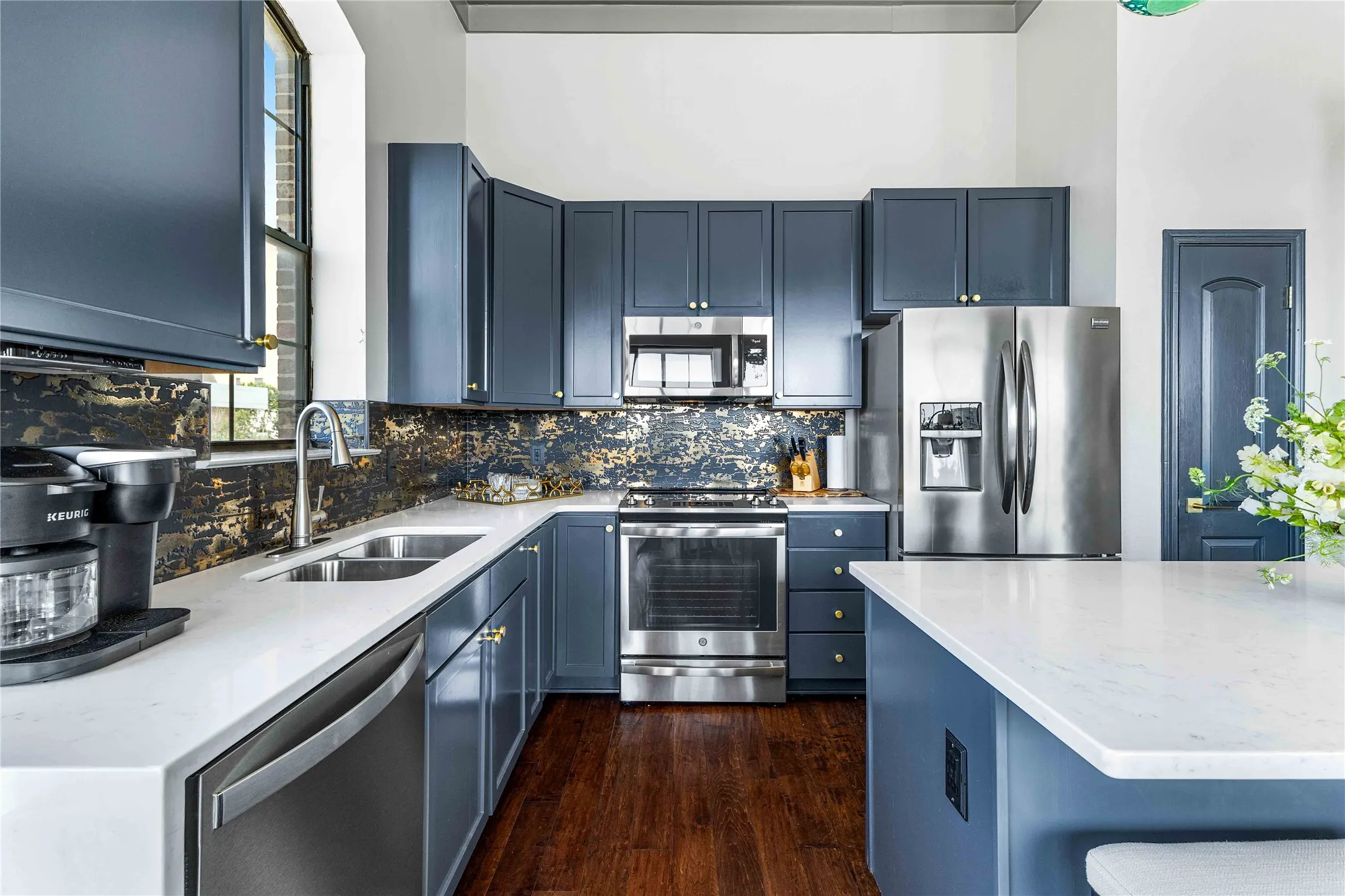 Condominium For Sale in Mc Lennan County , 330 Austin Avenue 322, Waco, Texas 76701, 2 Bedroom, 2 Bathroom, Garage spaces, 1,481 Sqft, built in 2008, mls#21079662, Real Estate Agent in Waco, Homes For Sale in Mc Lennan county, Homes For Sale in Waco, Realtor in Waco Texas, Real Estate Brokerage Independent Realty Texas, Luminita Cordes Realtor
