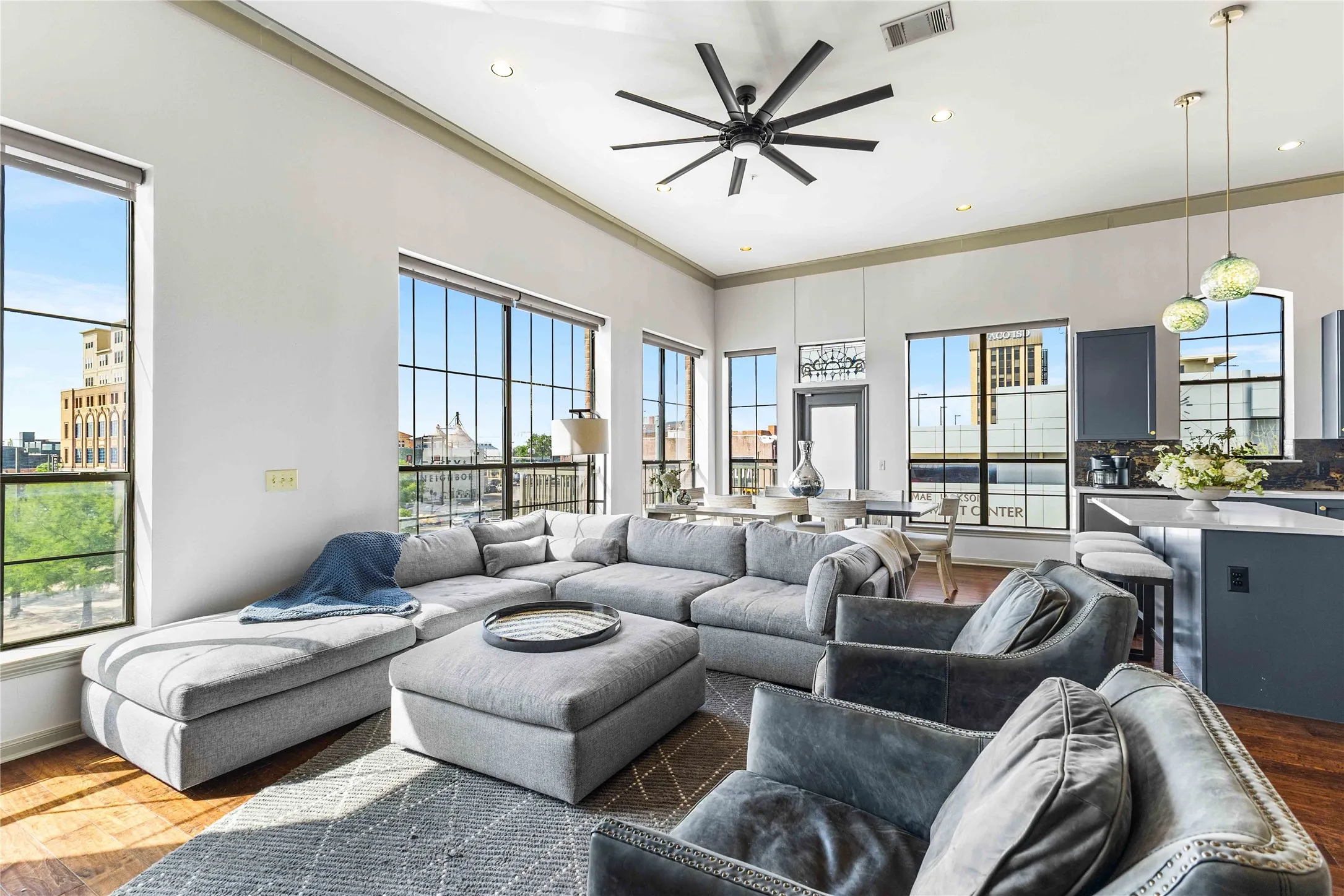 Condominium For Sale in Mc Lennan County , 330 Austin Avenue 322, Waco, Texas 76701, 2 Bedroom, 2 Bathroom, Garage spaces, 1,481 Sqft, built in 2008, mls#21079662, Real Estate Agent in Waco, Homes For Sale in Mc Lennan county, Homes For Sale in Waco, Realtor in Waco Texas, Real Estate Brokerage Independent Realty Texas, Luminita Cordes Realtor