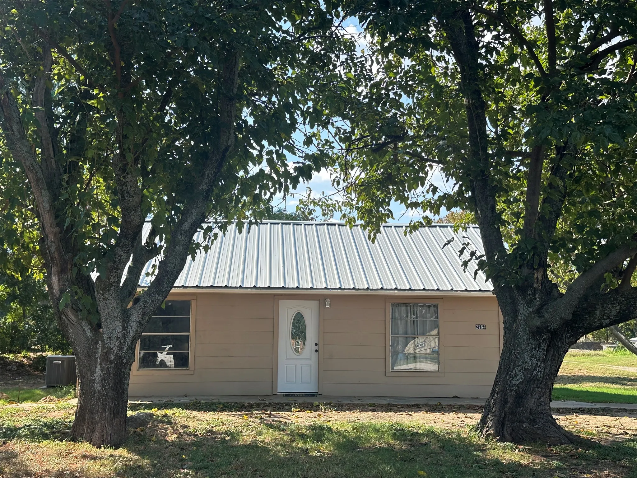 For Sale in Parker County , 2764 W Highway 199, Springtown, Texas 76082, 13 Bedroom, 6 Bathroom, Garage spaces, 0 Sqft, built in 1972, Preowned, mls#21075304, Real Estate Agent in Springtown, Homes For Sale in Parker county, Homes For Sale in Springtown, Realtor in Springtown Texas, Real Estate Brokerage Independent Realty Texas, Luminita Cordes Realtor