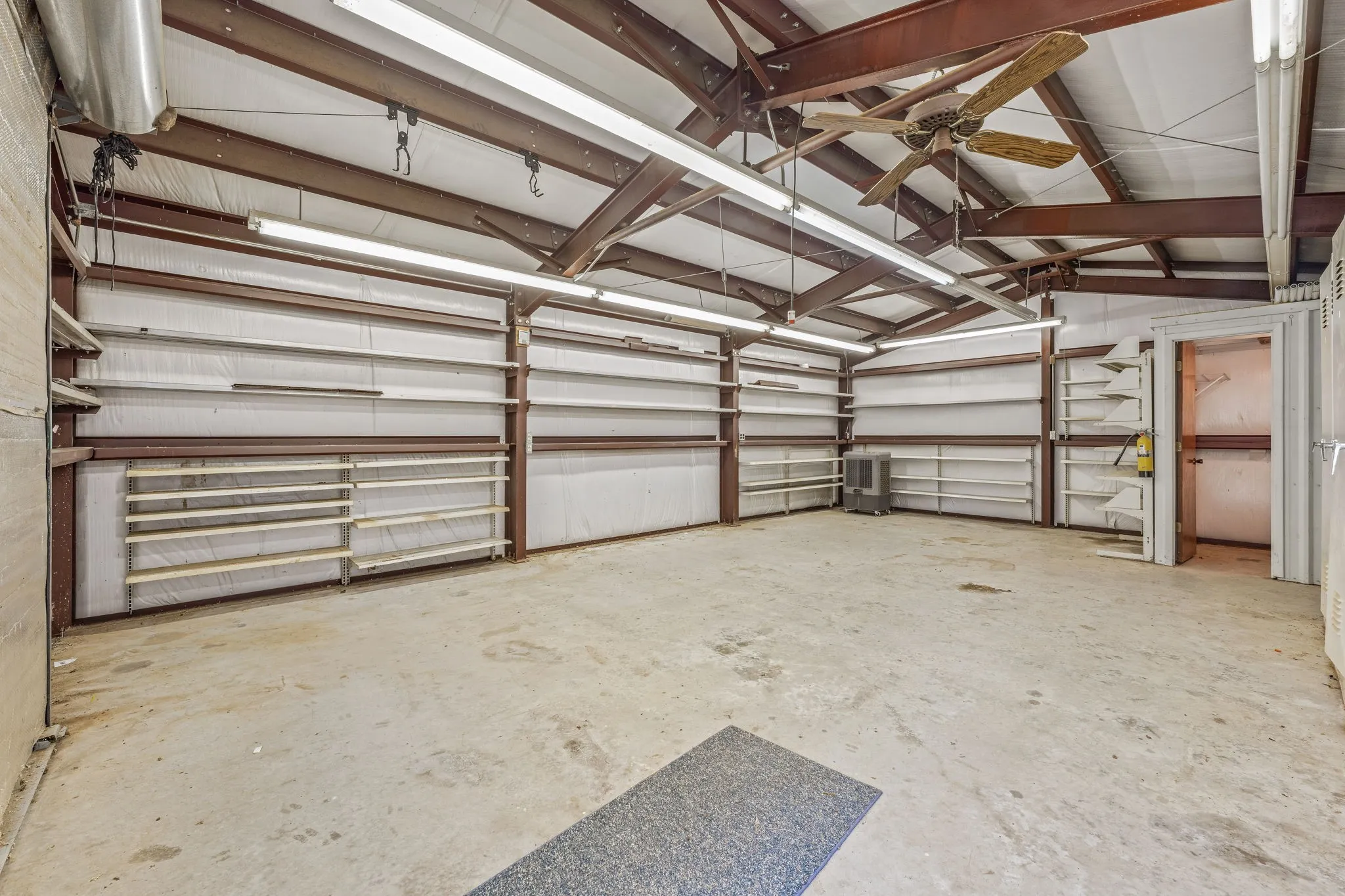 Single Family Residence For Sale in Young County , 1003 Royal Lane, Graham, Texas 76450, 5 Bedroom, 4 Bathroom, 2 Garage spaces, 2,320 Sqft, built in 1975, Preowned, mls#21079484, Real Estate Agent in Graham, Homes For Sale in Young county, Homes For Sale in Graham, Realtor in Graham Texas, Real Estate Brokerage Independent Realty Texas, Luminita Cordes Realtor