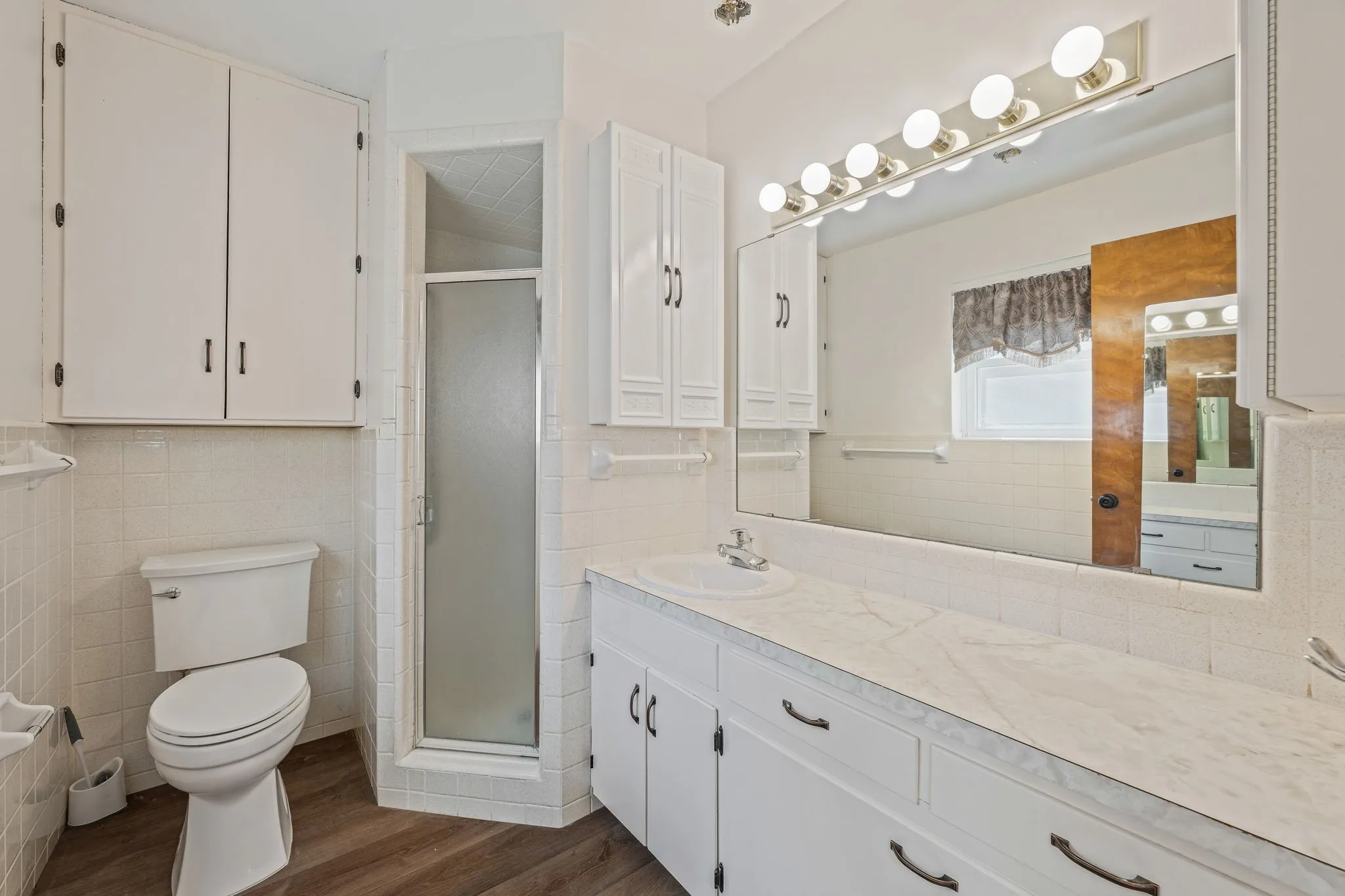 Single Family Residence For Sale in Young County , 1003 Royal Lane, Graham, Texas 76450, 5 Bedroom, 4 Bathroom, 2 Garage spaces, 2,320 Sqft, built in 1975, Preowned, mls#21079484, Real Estate Agent in Graham, Homes For Sale in Young county, Homes For Sale in Graham, Realtor in Graham Texas, Real Estate Brokerage Independent Realty Texas, Luminita Cordes Realtor