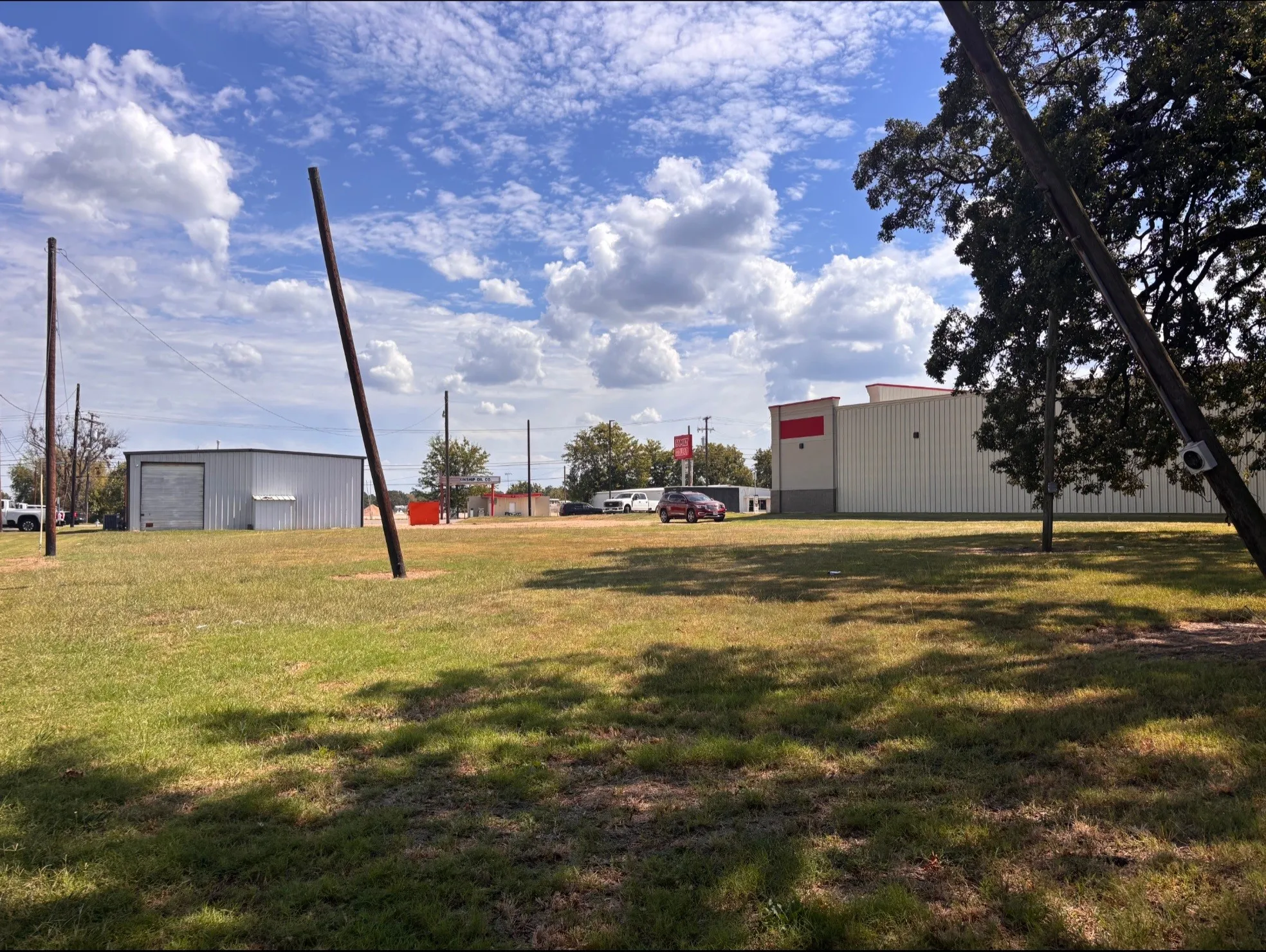 Business For Sale in Lamar County , 1865 N MAIN, Paris, Texas 75460, 0, 0, Garage spaces, 0 Sqft, built in 1974, Preowned, mls#21080050, Real Estate Agent in Paris, Homes For Sale in Lamar county, Homes For Sale in Paris, Realtor in Paris Texas, Real Estate Brokerage Independent Realty Texas, Luminita Cordes Realtor