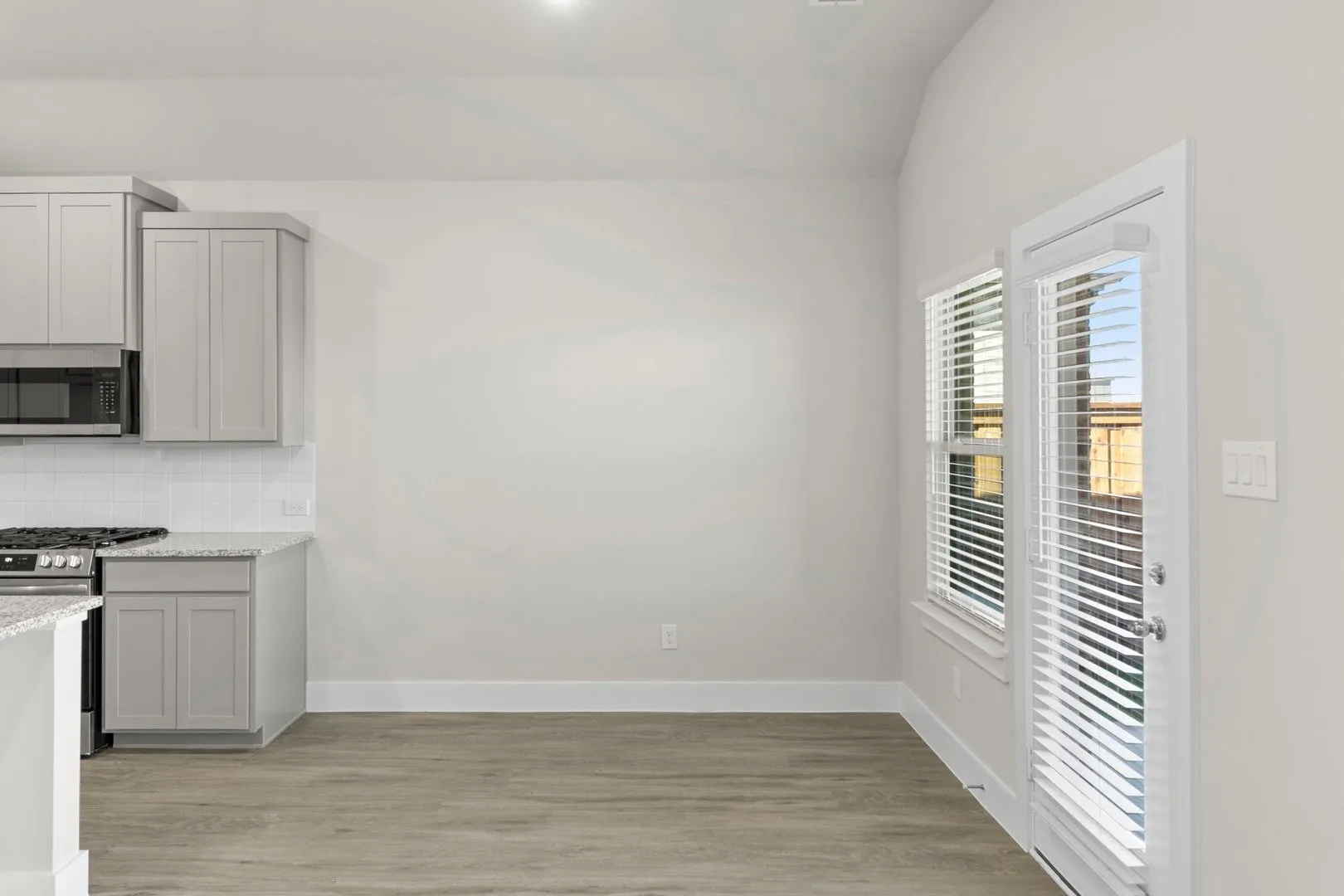 Single Family Residence For Sale in Kaufman County , 2372 Bell Way, Forney, Texas 75126, 4 Bedroom, 2 Bathroom, 2 Garage spaces, 1,762 Sqft, built in 2025, New Construction - Complete, mls#21080204, Real Estate Agent in Forney, Homes For Sale in Kaufman county, Homes For Sale in Forney, Realtor in Forney Texas, Real Estate Brokerage Independent Realty Texas, Luminita Cordes Realtor