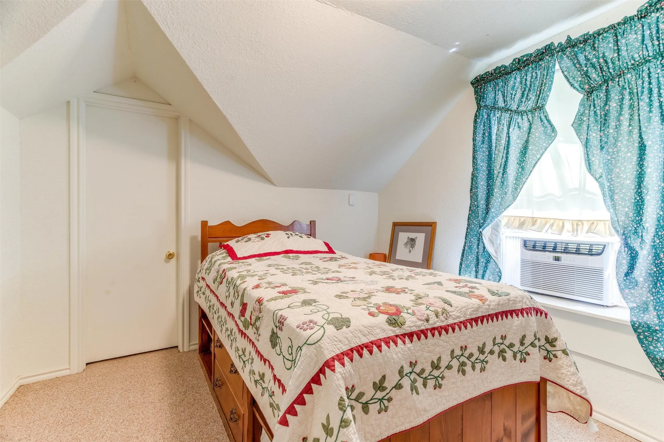 Upstairs bedroom