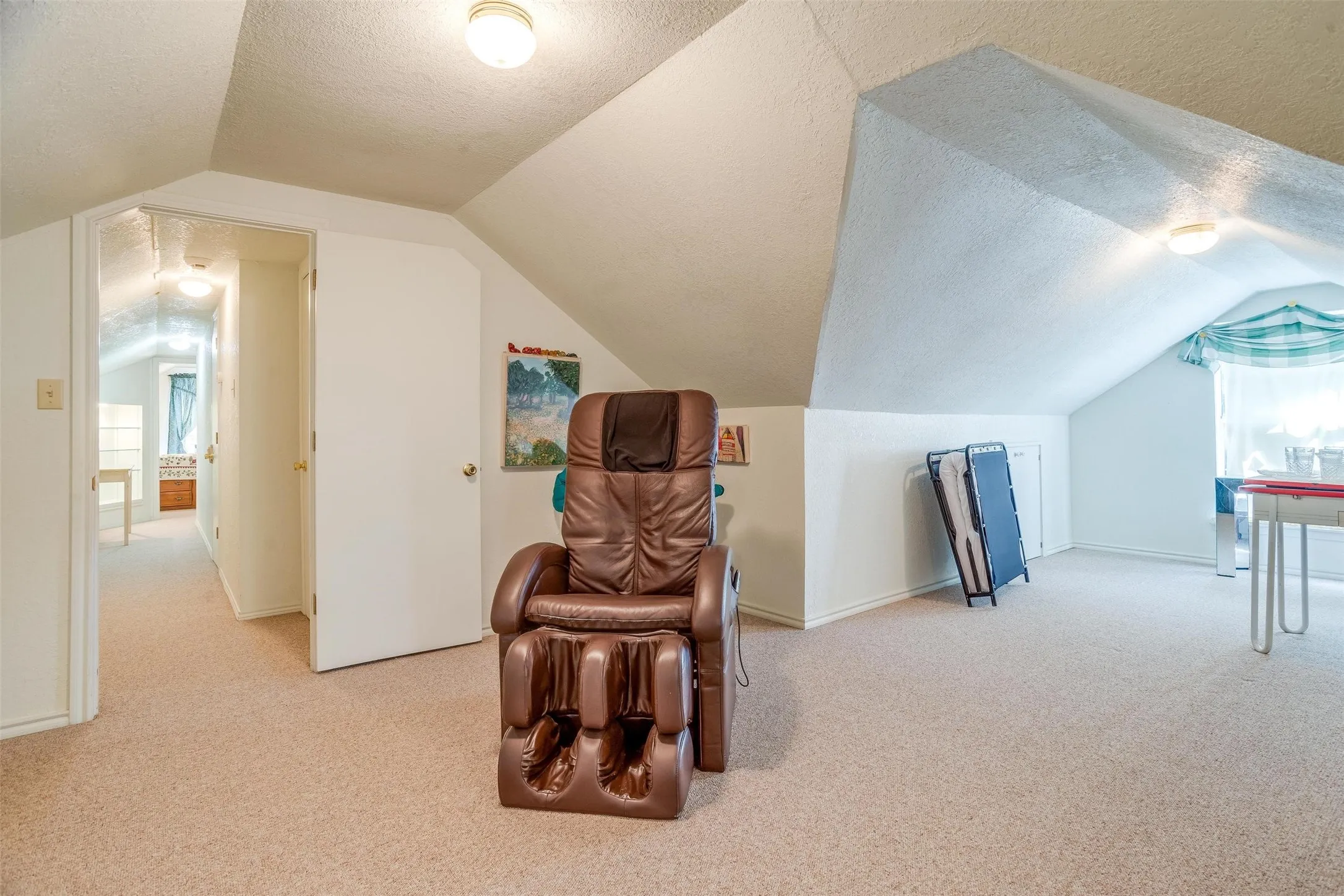 Upstairs flex space