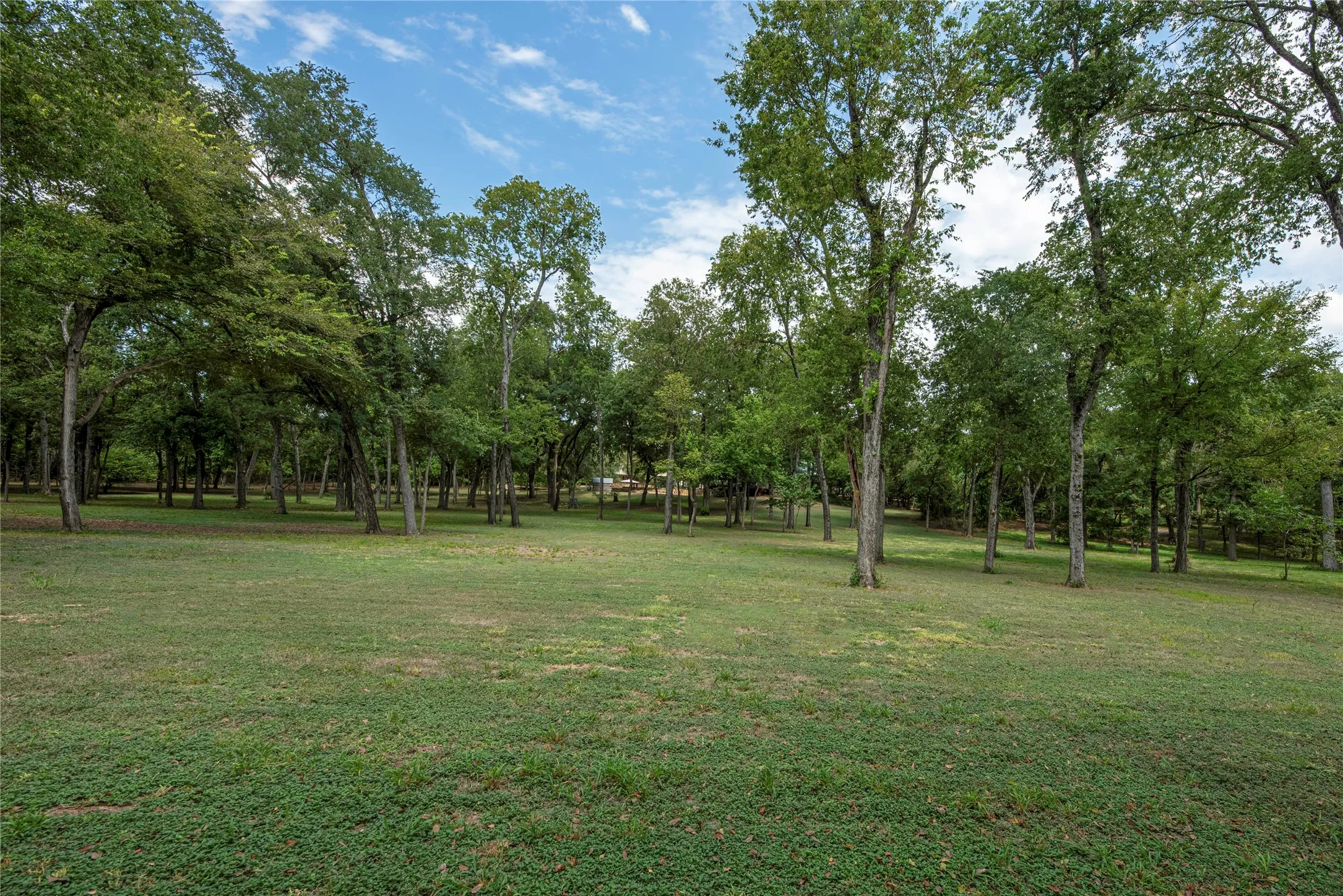 Farm For Sale in Bosque County , 395 County Road 2530, Meridian, Texas 76665, 5 Bedroom, 6 Bathroom, Garage spaces, 2,840 Sqft, built in 2016, mls#21073127, Real Estate Agent in Meridian, Homes For Sale in Bosque county, Homes For Sale in Meridian, Realtor in Meridian Texas, Real Estate Brokerage Independent Realty Texas, Luminita Cordes Realtor