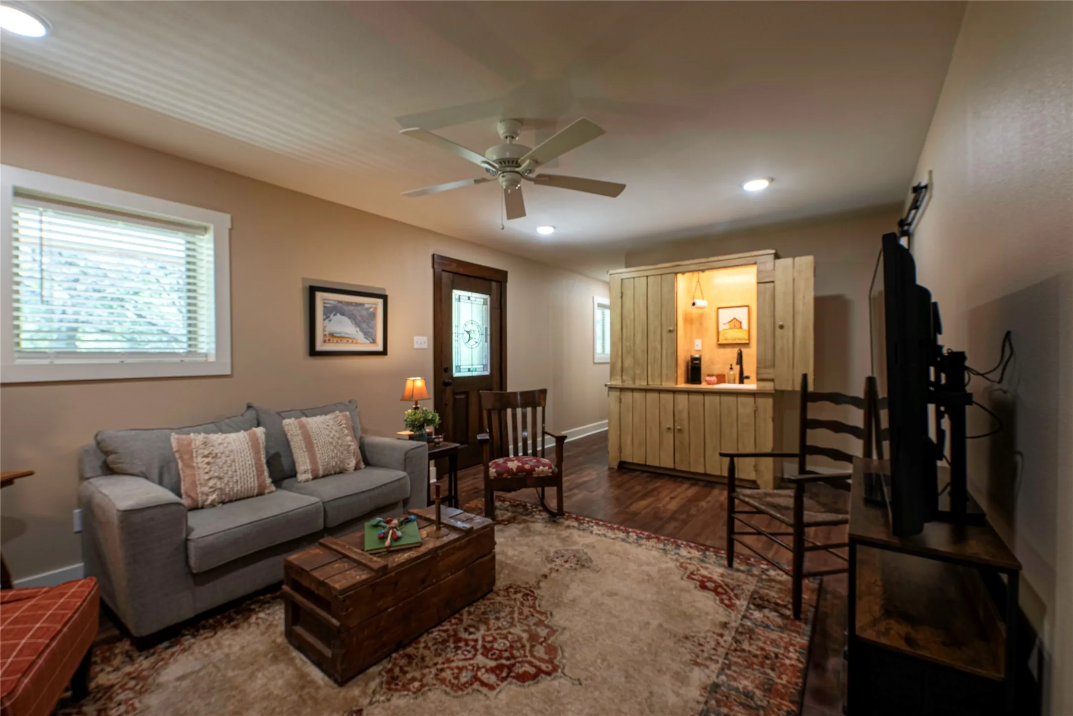 Farm For Sale in Bosque County , 395 County Road 2530, Meridian, Texas 76665, 5 Bedroom, 6 Bathroom, Garage spaces, 2,840 Sqft, built in 2016, mls#21073127, Real Estate Agent in Meridian, Homes For Sale in Bosque county, Homes For Sale in Meridian, Realtor in Meridian Texas, Real Estate Brokerage Independent Realty Texas, Luminita Cordes Realtor