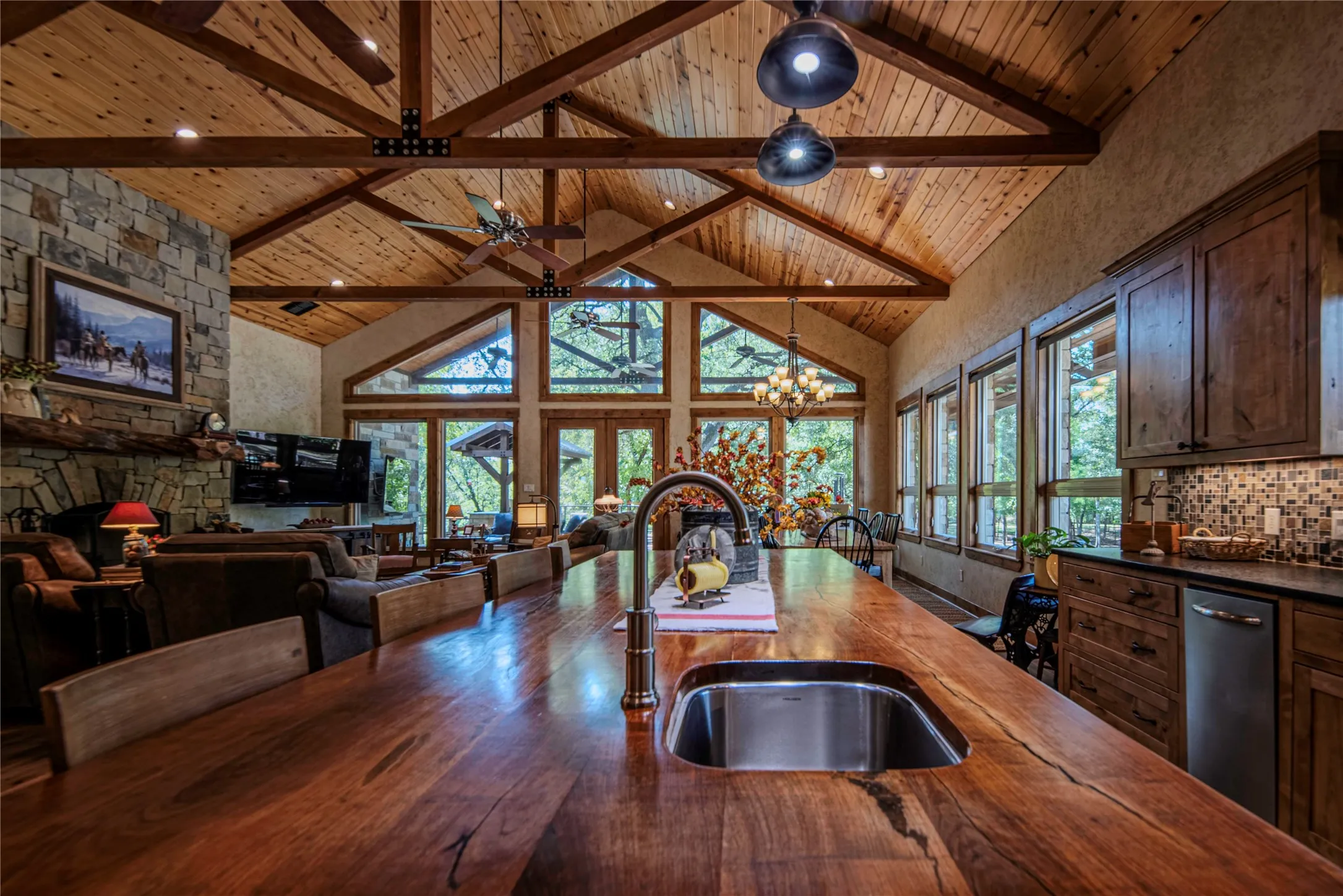 Farm For Sale in Bosque County , 395 County Road 2530, Meridian, Texas 76665, 5 Bedroom, 6 Bathroom, Garage spaces, 2,840 Sqft, built in 2016, mls#21073127, Real Estate Agent in Meridian, Homes For Sale in Bosque county, Homes For Sale in Meridian, Realtor in Meridian Texas, Real Estate Brokerage Independent Realty Texas, Luminita Cordes Realtor