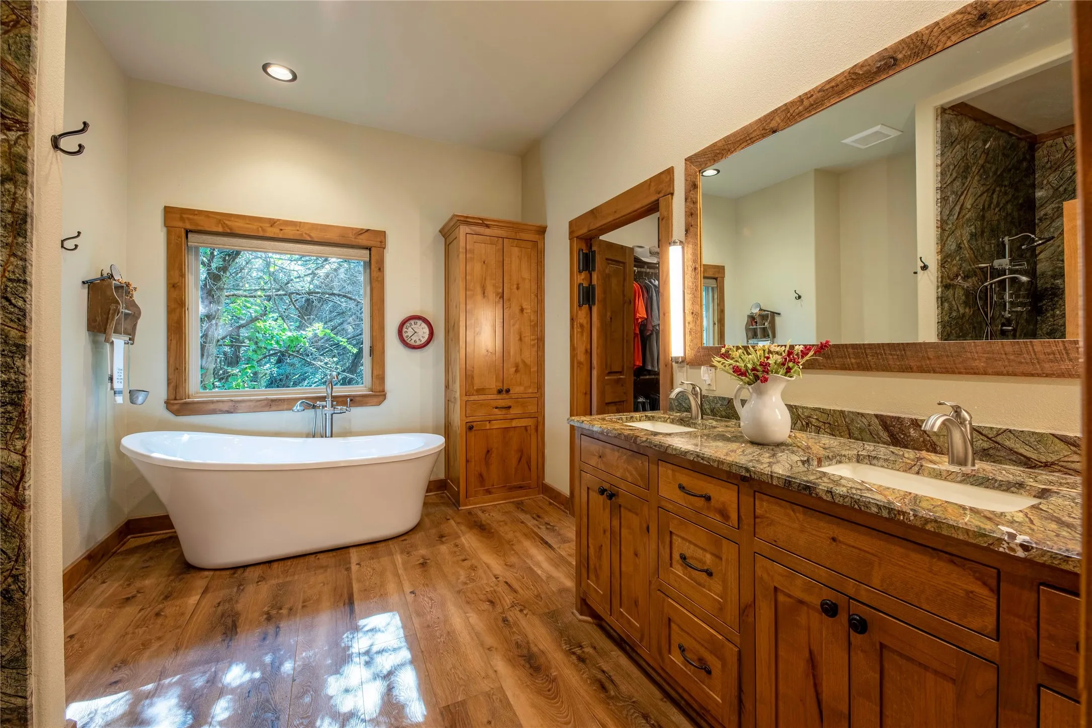 Farm For Sale in Bosque County , 395 County Road 2530, Meridian, Texas 76665, 5 Bedroom, 6 Bathroom, Garage spaces, 2,840 Sqft, built in 2016, mls#21073127, Real Estate Agent in Meridian, Homes For Sale in Bosque county, Homes For Sale in Meridian, Realtor in Meridian Texas, Real Estate Brokerage Independent Realty Texas, Luminita Cordes Realtor
