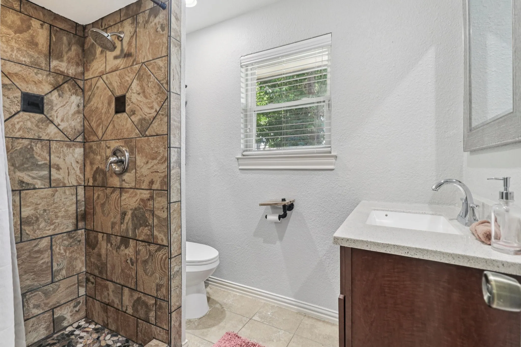 Single Family Residence For Sale in Dallas County , 1213 W Tarrant Road, Grand Prairie, Texas 75050, 4 Bedroom, 2 Bathroom, Garage spaces, 2,274 Sqft, built in 1965, Preowned, mls#21080417, Real Estate Agent in Grand Prairie, Homes For Sale in Dallas county, Homes For Sale in Grand Prairie, Realtor in Grand Prairie Texas, Real Estate Brokerage Independent Realty Texas, Luminita Cordes Realtor