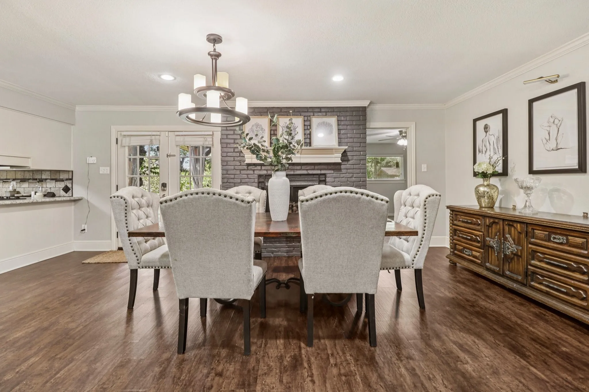 Single Family Residence For Sale in Dallas County , 1213 W Tarrant Road, Grand Prairie, Texas 75050, 4 Bedroom, 2 Bathroom, Garage spaces, 2,274 Sqft, built in 1965, Preowned, mls#21080417, Real Estate Agent in Grand Prairie, Homes For Sale in Dallas county, Homes For Sale in Grand Prairie, Realtor in Grand Prairie Texas, Real Estate Brokerage Independent Realty Texas, Luminita Cordes Realtor