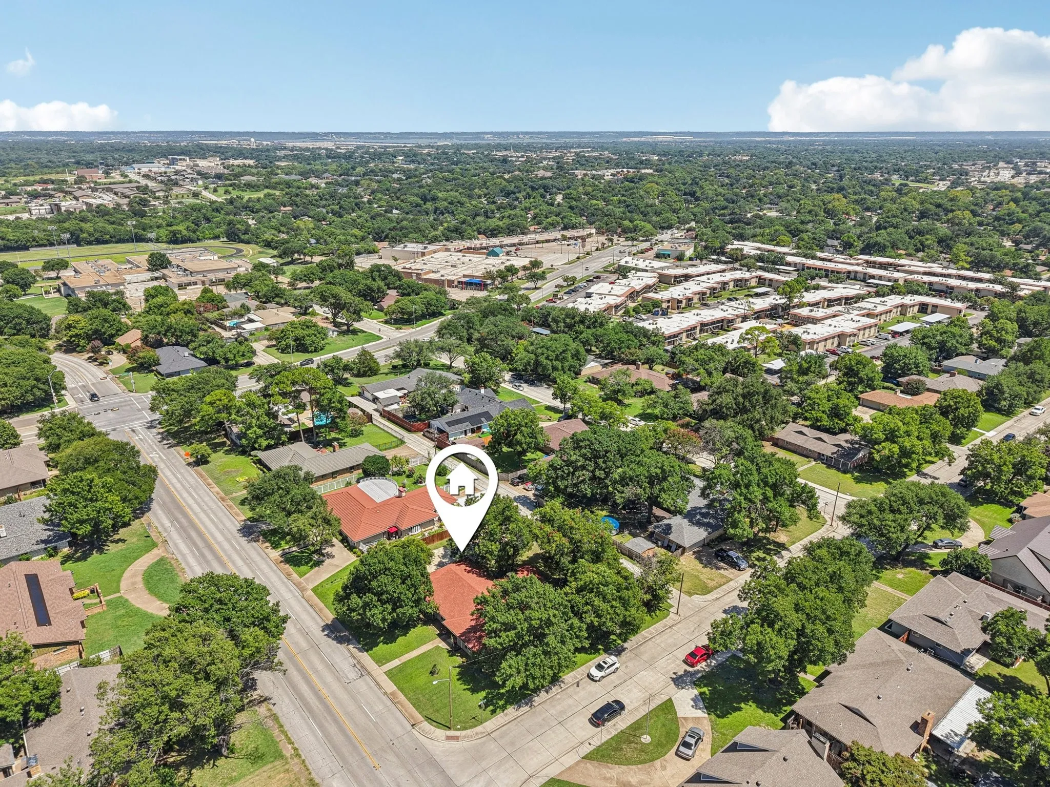 Single Family Residence For Sale in Dallas County , 1213 W Tarrant Road, Grand Prairie, Texas 75050, 4 Bedroom, 2 Bathroom, Garage spaces, 2,274 Sqft, built in 1965, Preowned, mls#21080417, Real Estate Agent in Grand Prairie, Homes For Sale in Dallas county, Homes For Sale in Grand Prairie, Realtor in Grand Prairie Texas, Real Estate Brokerage Independent Realty Texas, Luminita Cordes Realtor