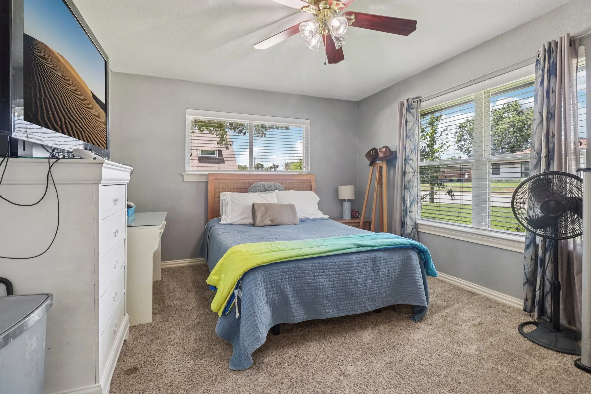 Single Family Residence For Sale in Dallas County , 1213 W Tarrant Road, Grand Prairie, Texas 75050, 4 Bedroom, 2 Bathroom, Garage spaces, 2,274 Sqft, built in 1965, Preowned, mls#21080417, Real Estate Agent in Grand Prairie, Homes For Sale in Dallas county, Homes For Sale in Grand Prairie, Realtor in Grand Prairie Texas, Real Estate Brokerage Independent Realty Texas, Luminita Cordes Realtor
