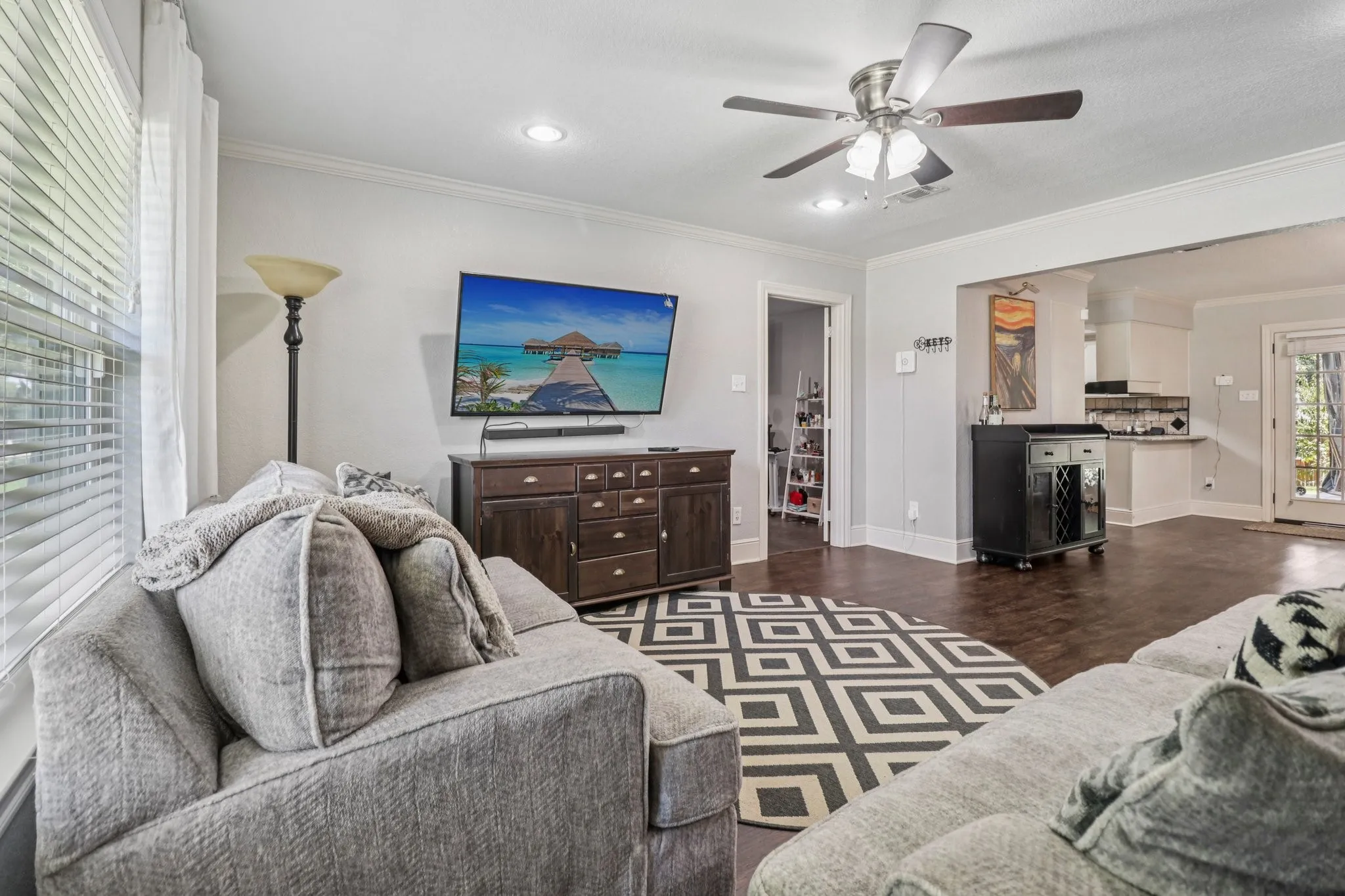 Single Family Residence For Sale in Dallas County , 1213 W Tarrant Road, Grand Prairie, Texas 75050, 4 Bedroom, 2 Bathroom, Garage spaces, 2,274 Sqft, built in 1965, Preowned, mls#21080417, Real Estate Agent in Grand Prairie, Homes For Sale in Dallas county, Homes For Sale in Grand Prairie, Realtor in Grand Prairie Texas, Real Estate Brokerage Independent Realty Texas, Luminita Cordes Realtor