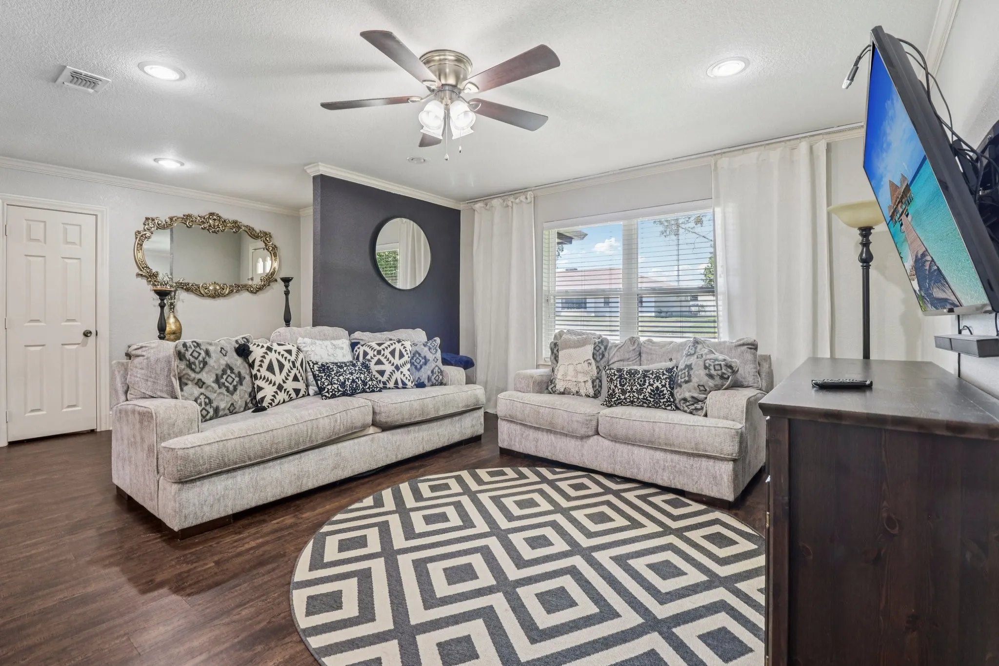Single Family Residence For Sale in Dallas County , 1213 W Tarrant Road, Grand Prairie, Texas 75050, 4 Bedroom, 2 Bathroom, Garage spaces, 2,274 Sqft, built in 1965, Preowned, mls#21080417, Real Estate Agent in Grand Prairie, Homes For Sale in Dallas county, Homes For Sale in Grand Prairie, Realtor in Grand Prairie Texas, Real Estate Brokerage Independent Realty Texas, Luminita Cordes Realtor