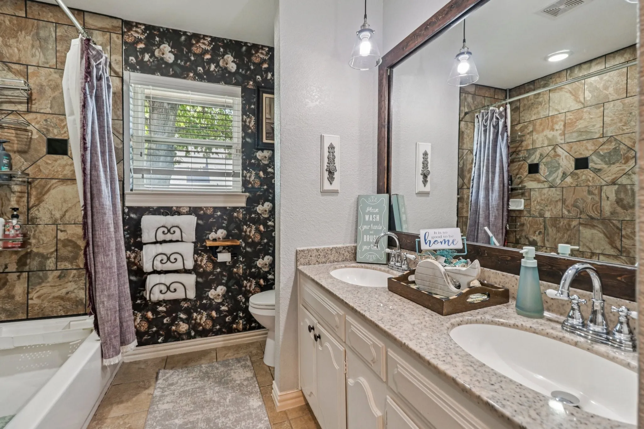 Single Family Residence For Sale in Dallas County , 1213 W Tarrant Road, Grand Prairie, Texas 75050, 4 Bedroom, 2 Bathroom, Garage spaces, 2,274 Sqft, built in 1965, Preowned, mls#21080417, Real Estate Agent in Grand Prairie, Homes For Sale in Dallas county, Homes For Sale in Grand Prairie, Realtor in Grand Prairie Texas, Real Estate Brokerage Independent Realty Texas, Luminita Cordes Realtor