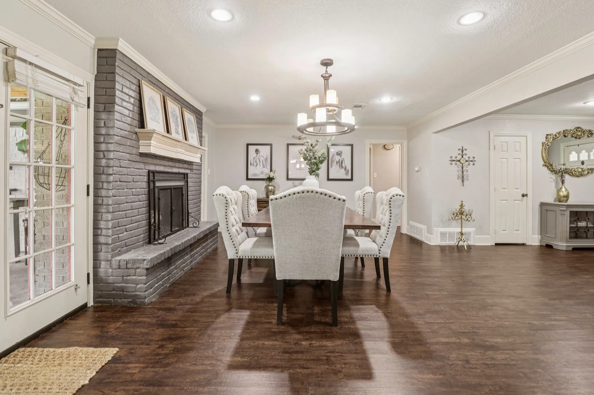Single Family Residence For Sale in Dallas County , 1213 W Tarrant Road, Grand Prairie, Texas 75050, 4 Bedroom, 2 Bathroom, Garage spaces, 2,274 Sqft, built in 1965, Preowned, mls#21080417, Real Estate Agent in Grand Prairie, Homes For Sale in Dallas county, Homes For Sale in Grand Prairie, Realtor in Grand Prairie Texas, Real Estate Brokerage Independent Realty Texas, Luminita Cordes Realtor
