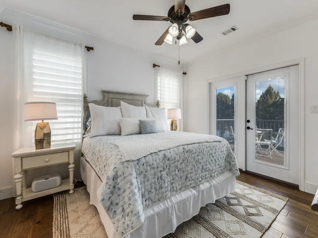 Single Family Residence For Sale in Henderson County , 5848 Lago Vista Drive, Athens, Texas 75752, 4 Bedroom, 5 Bathroom, 2 Garage spaces, 3,245 Sqft, built in 2011, Preowned, mls#21079018, Real Estate Agent in Athens, Homes For Sale in Henderson county, Homes For Sale in Athens, Realtor in Athens Texas, Real Estate Brokerage Independent Realty Texas, Luminita Cordes Realtor