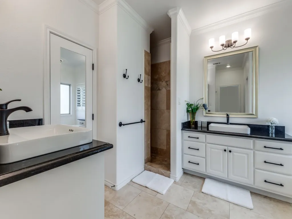 Single Family Residence For Sale in Henderson County , 5848 Lago Vista Drive, Athens, Texas 75752, 4 Bedroom, 5 Bathroom, 2 Garage spaces, 3,245 Sqft, built in 2011, Preowned, mls#21079018, Real Estate Agent in Athens, Homes For Sale in Henderson county, Homes For Sale in Athens, Realtor in Athens Texas, Real Estate Brokerage Independent Realty Texas, Luminita Cordes Realtor