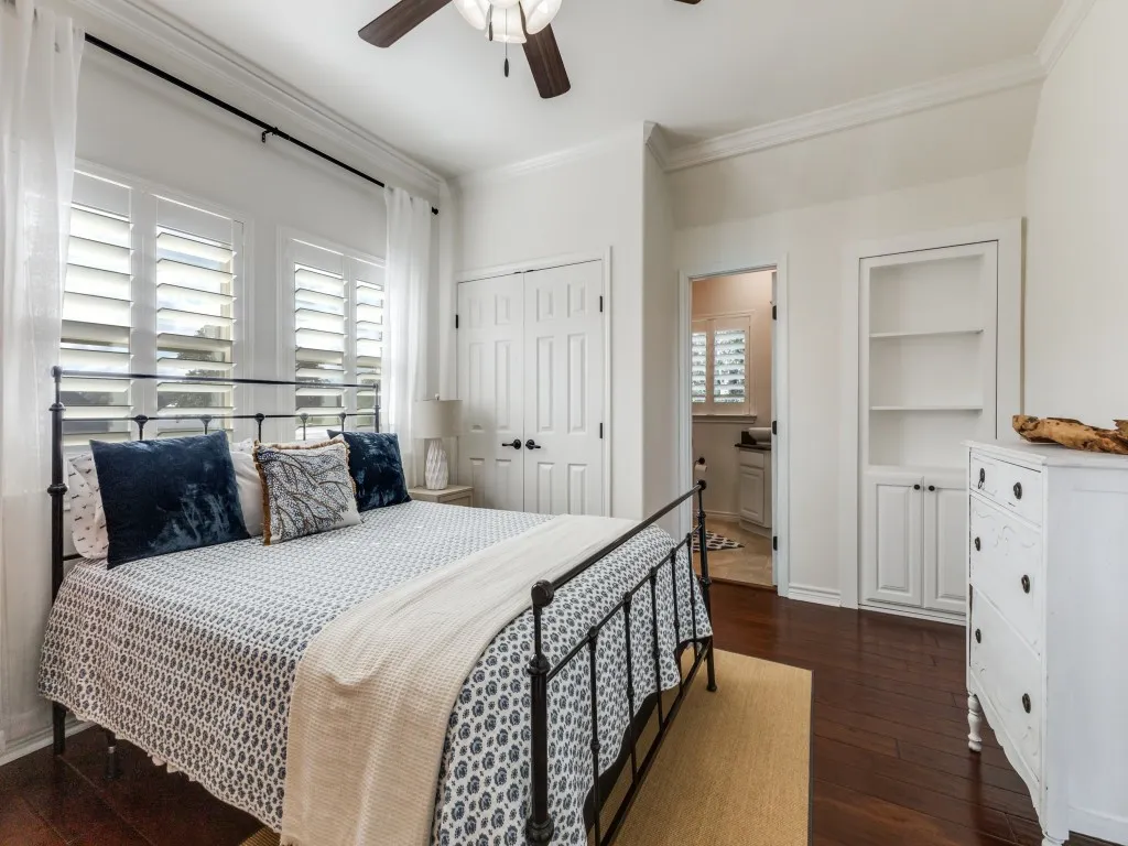 Single Family Residence For Sale in Henderson County , 5848 Lago Vista Drive, Athens, Texas 75752, 4 Bedroom, 5 Bathroom, 2 Garage spaces, 3,245 Sqft, built in 2011, Preowned, mls#21079018, Real Estate Agent in Athens, Homes For Sale in Henderson county, Homes For Sale in Athens, Realtor in Athens Texas, Real Estate Brokerage Independent Realty Texas, Luminita Cordes Realtor
