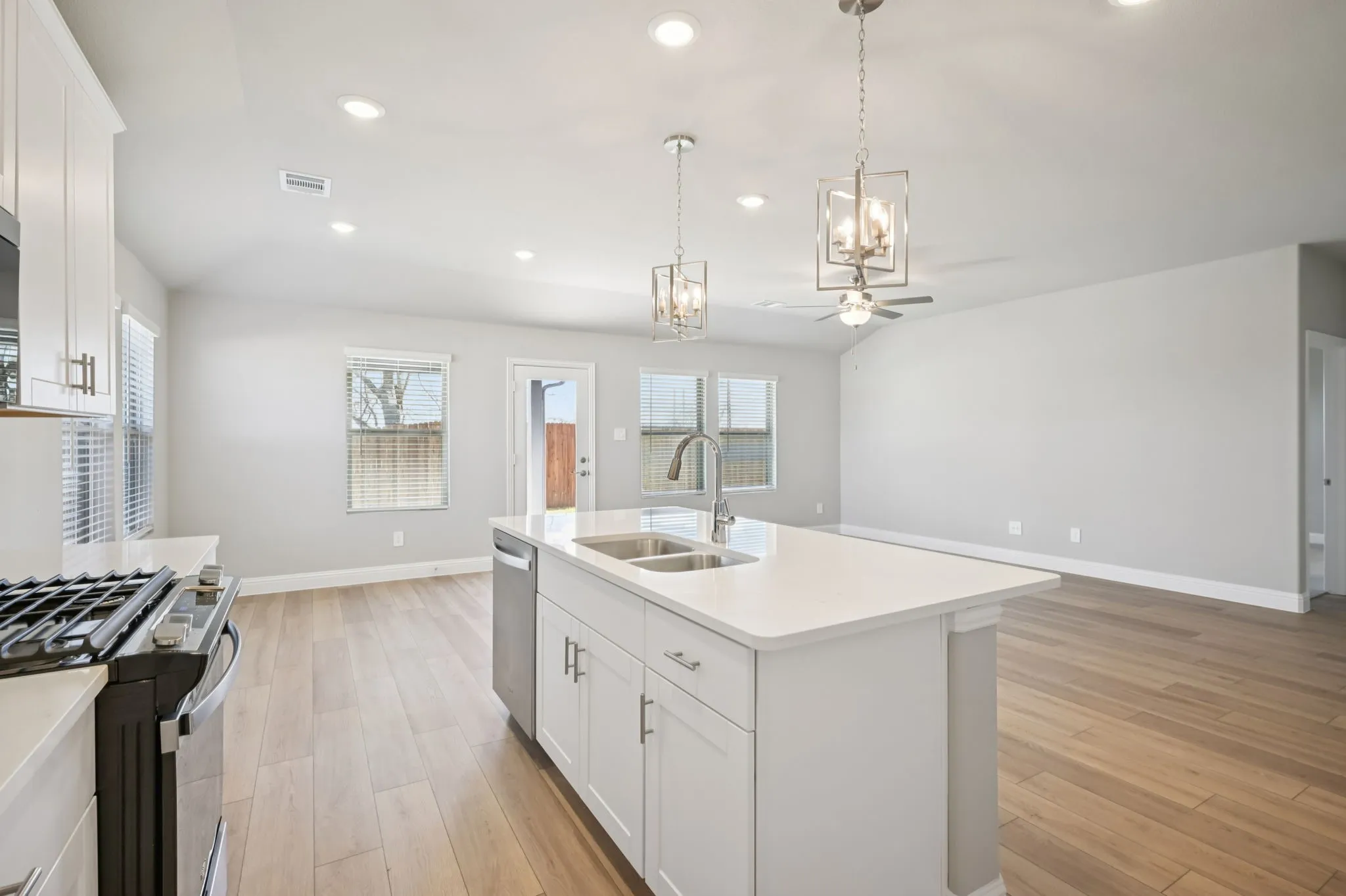 Single Family Residence For Sale in Collin County , 2617 Grand Canyon Street, Anna, Texas 75409, 4 Bedroom, 3 Bathroom, 3 Garage spaces, 2,260 Sqft, built in 2025, New Construction - Incomplete, mls#21078275, Real Estate Agent in Anna, Homes For Sale in Collin county, Homes For Sale in Anna, Realtor in Anna Texas, Real Estate Brokerage Independent Realty Texas, Luminita Cordes Realtor