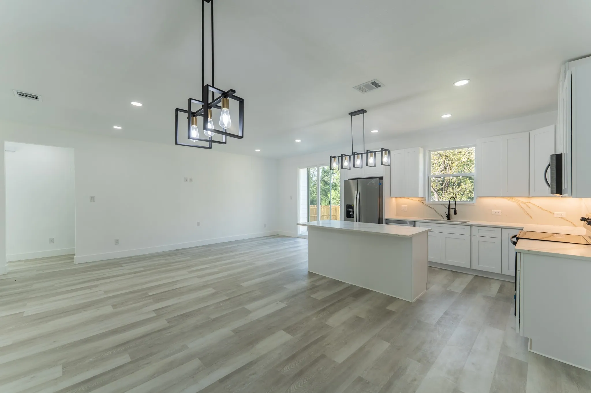 Single Family Residence For Sale in Hopkins County , 316 Beckham Street W, Sulphur Springs, Texas 75482, 3 Bedroom, 2 Bathroom, 1 Garage spaces, 1,416 Sqft, built in 2025, New Construction - Complete, mls#21080719, Real Estate Agent in Sulphur Springs, Homes For Sale in Hopkins county, Homes For Sale in Sulphur Springs, Realtor in Sulphur Springs Texas, Real Estate Brokerage Independent Realty Texas, Luminita Cordes Realtor